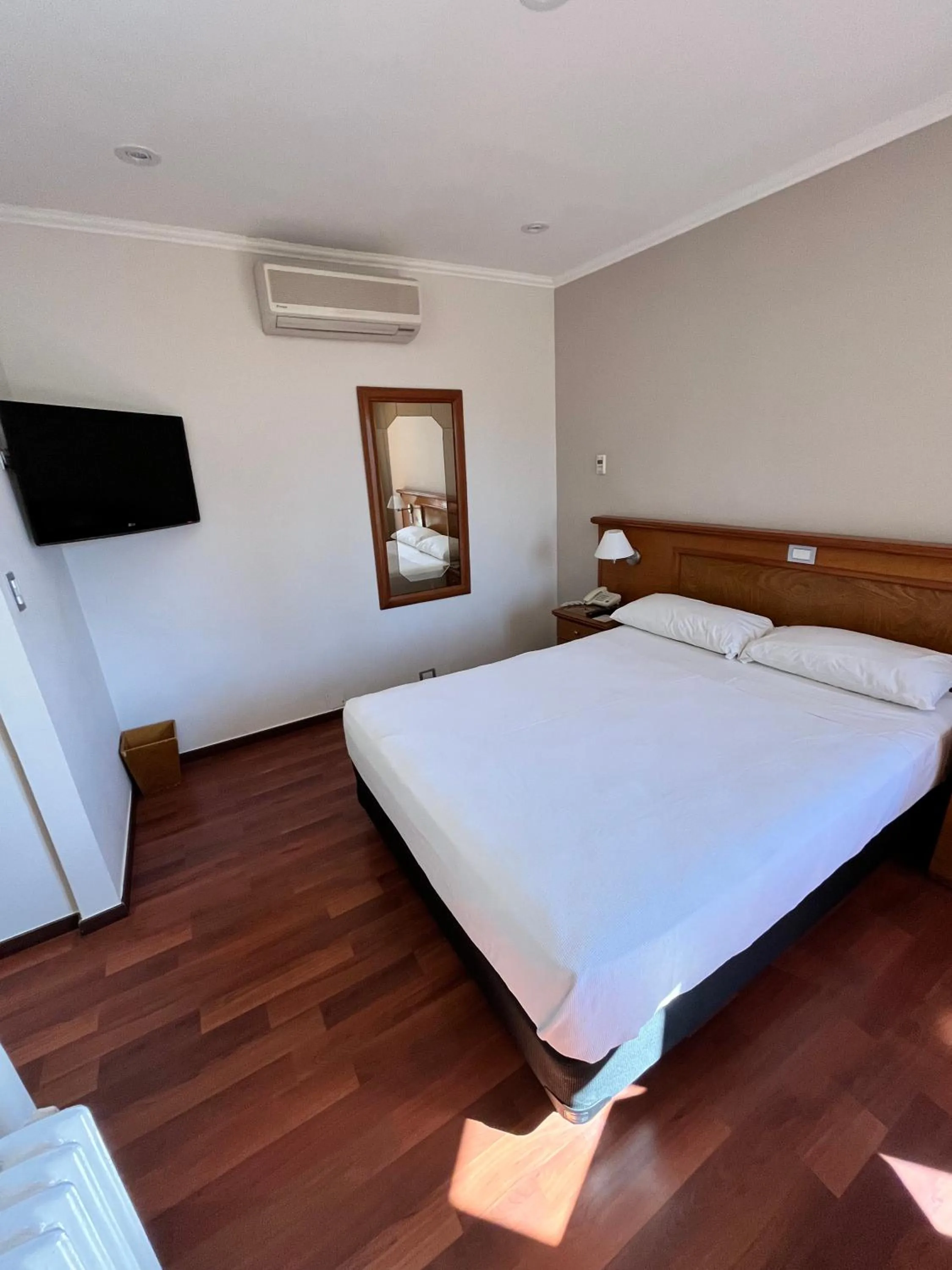 Bed in Bristol Hotel