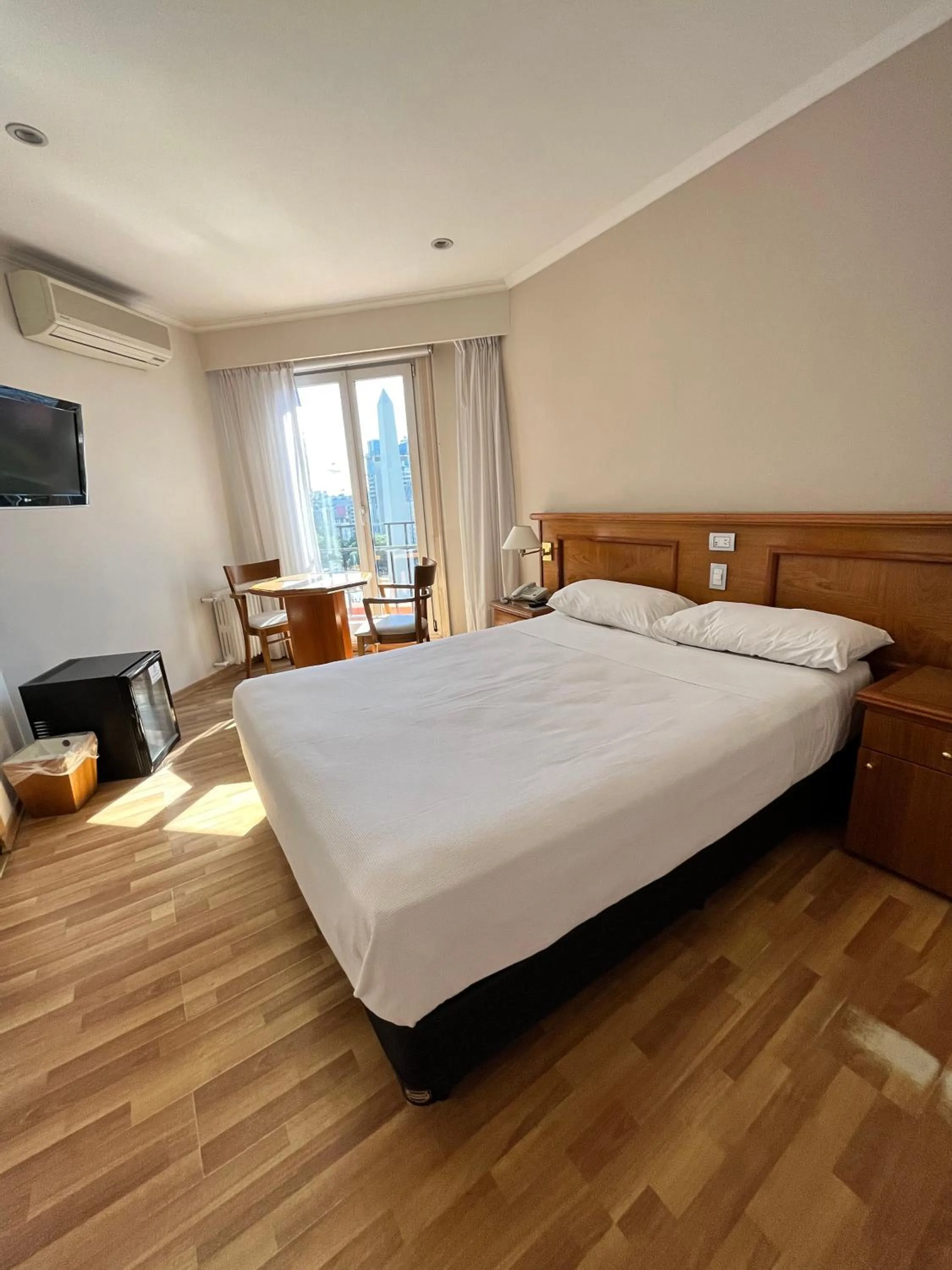 Bed in Bristol Hotel