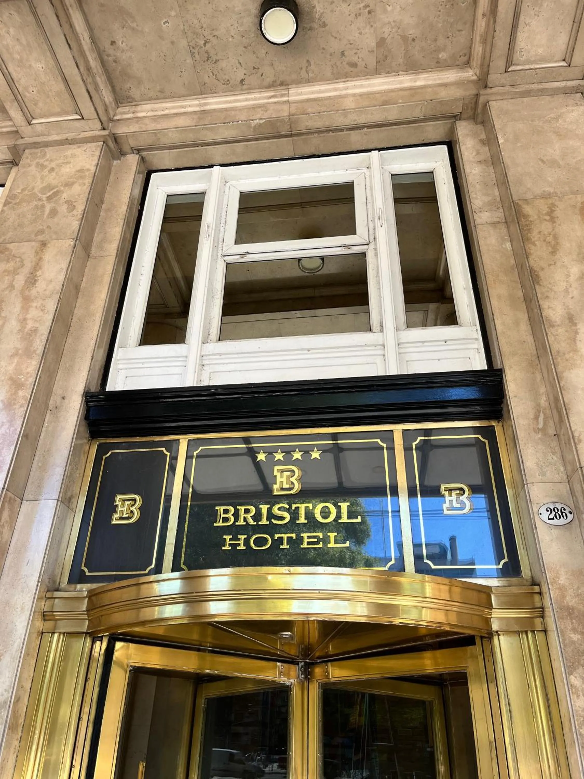 Facade/entrance in Bristol Hotel