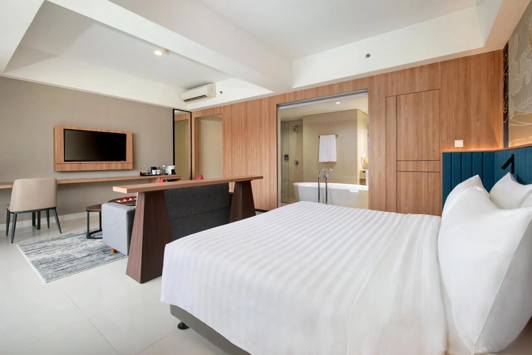 Bedroom, Bed in favehotel - Pantai Losari Makassar