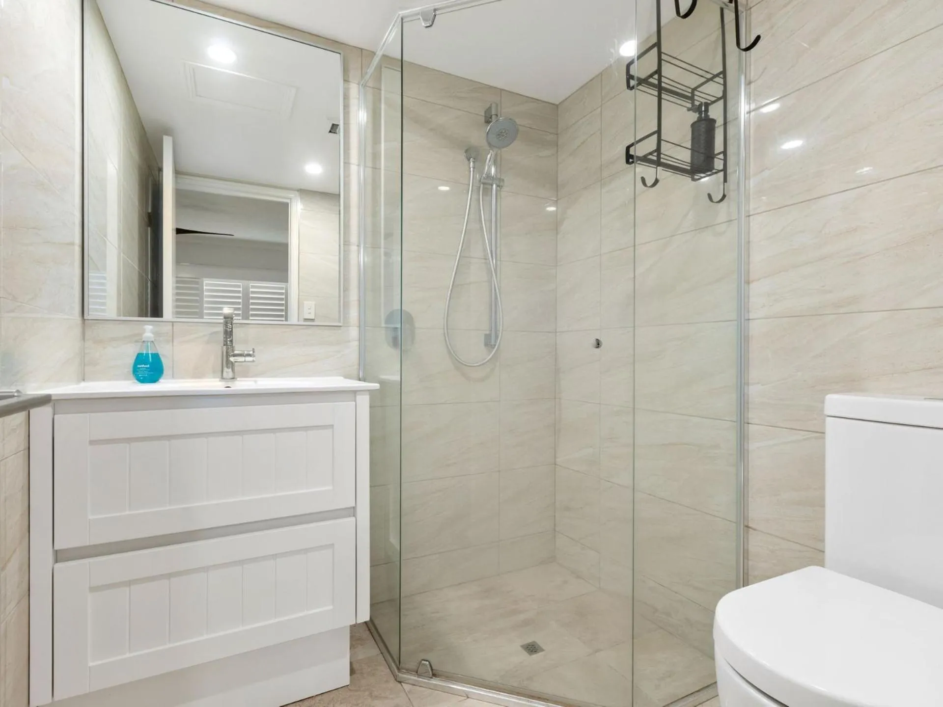 Shower in Salty Kisses on Marine Parade