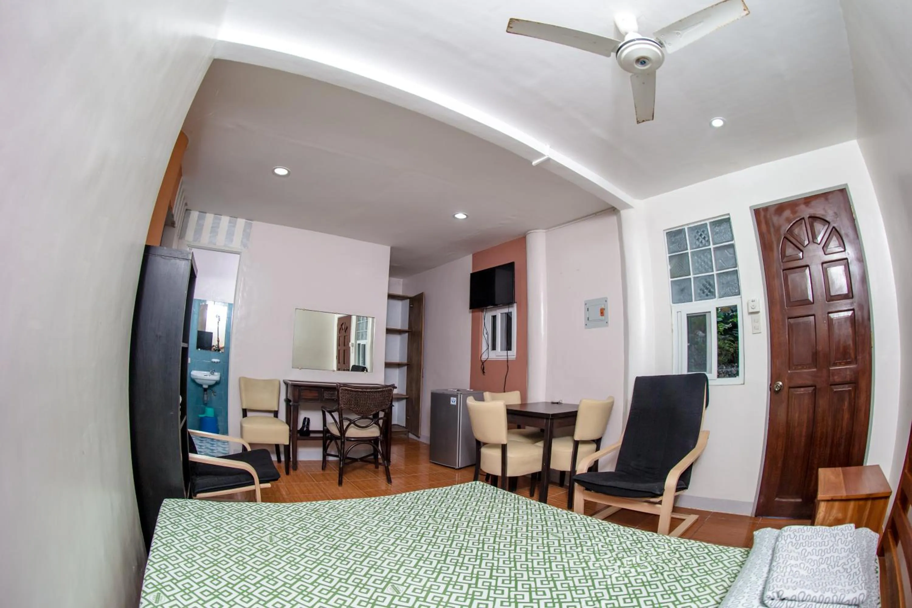 Photo of the whole room in Oslob Seafari Resort