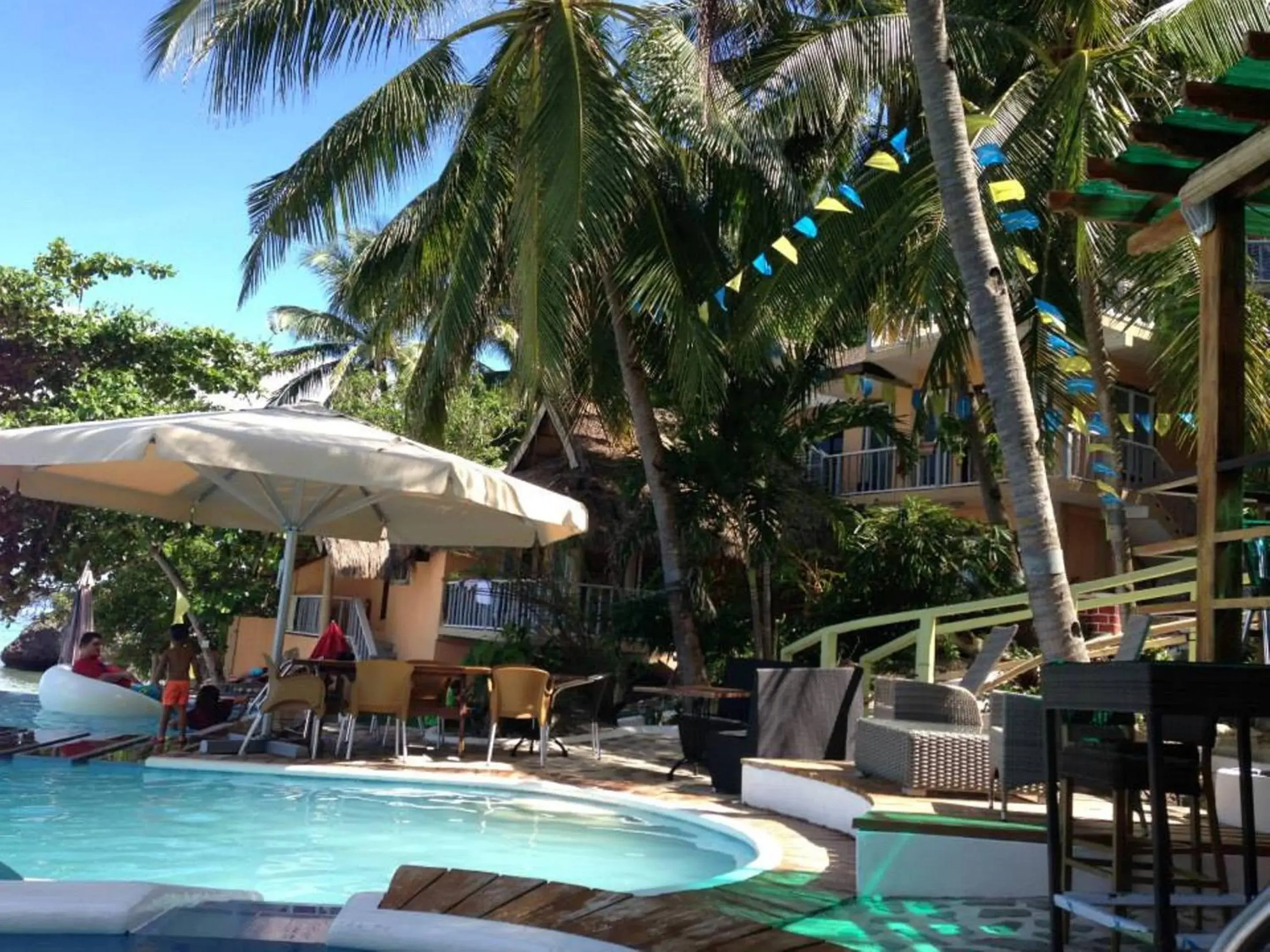 Restaurant/places to eat in Oslob Seafari Resort Restaurant/places to eat in Oslob Seafari Resort