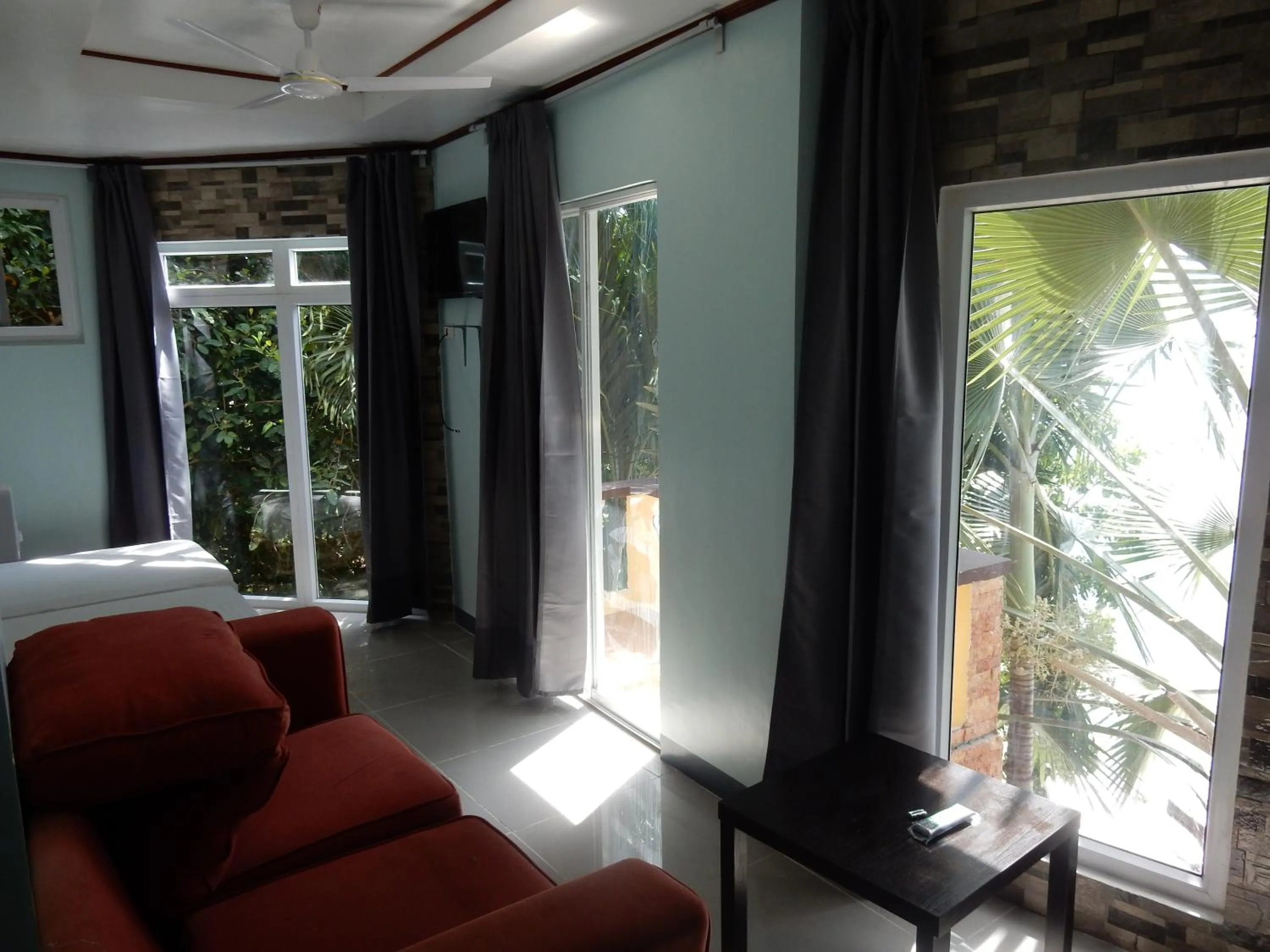 Seating area in Oslob Seafari Resort