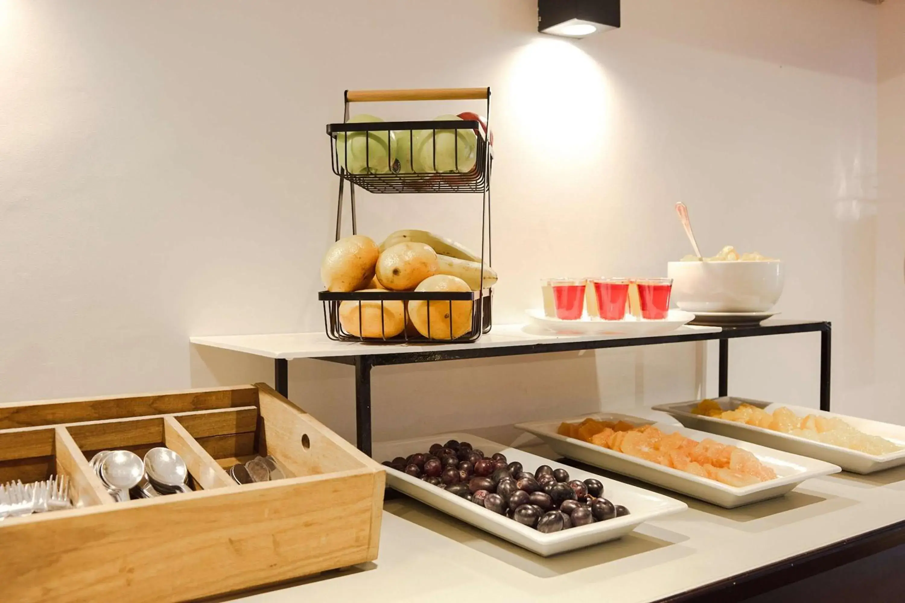 Restaurant/places to eat in Ramada by Wyndham Buenos Aires Centro Restaurant/places to eat in Ramada by Wyndham Buenos Aires Centro