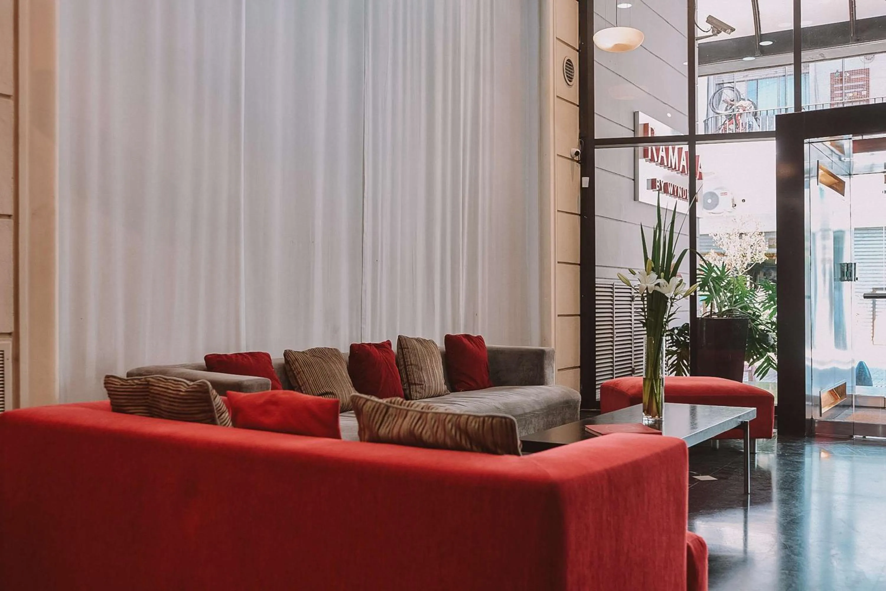 Lobby or reception in Ramada by Wyndham Buenos Aires Centro