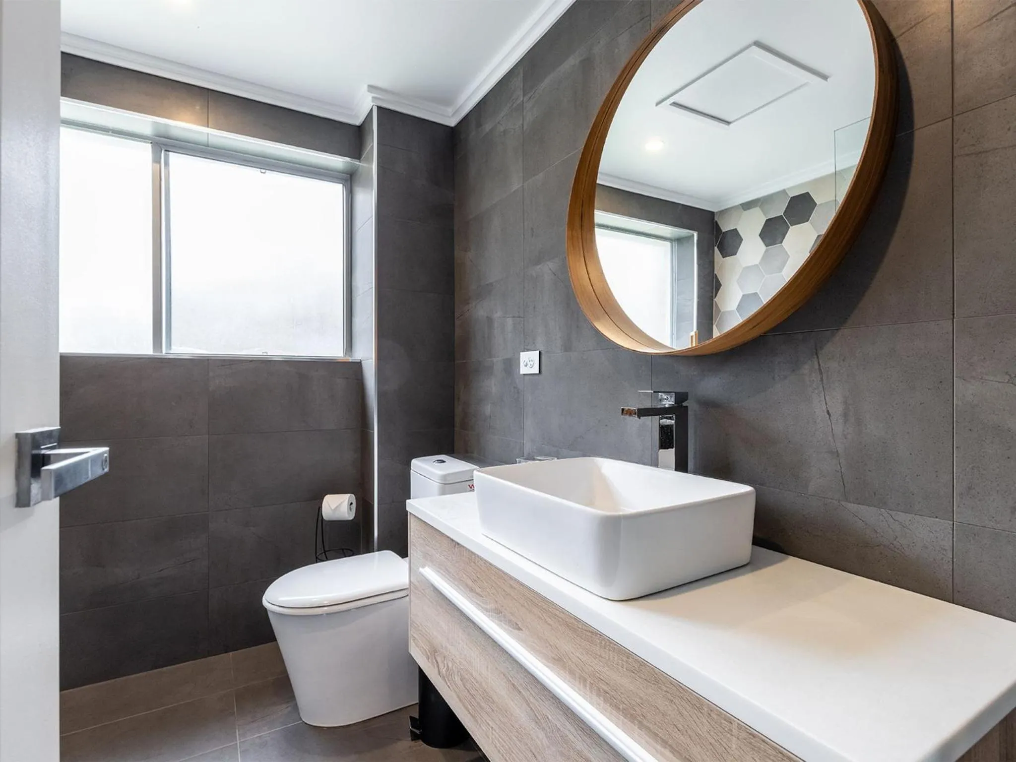 Bathroom in Veronica Court 2, 4 Weatherly Cl - Between Little Beach & Shoal Bay Beach, WiFi & Aircon