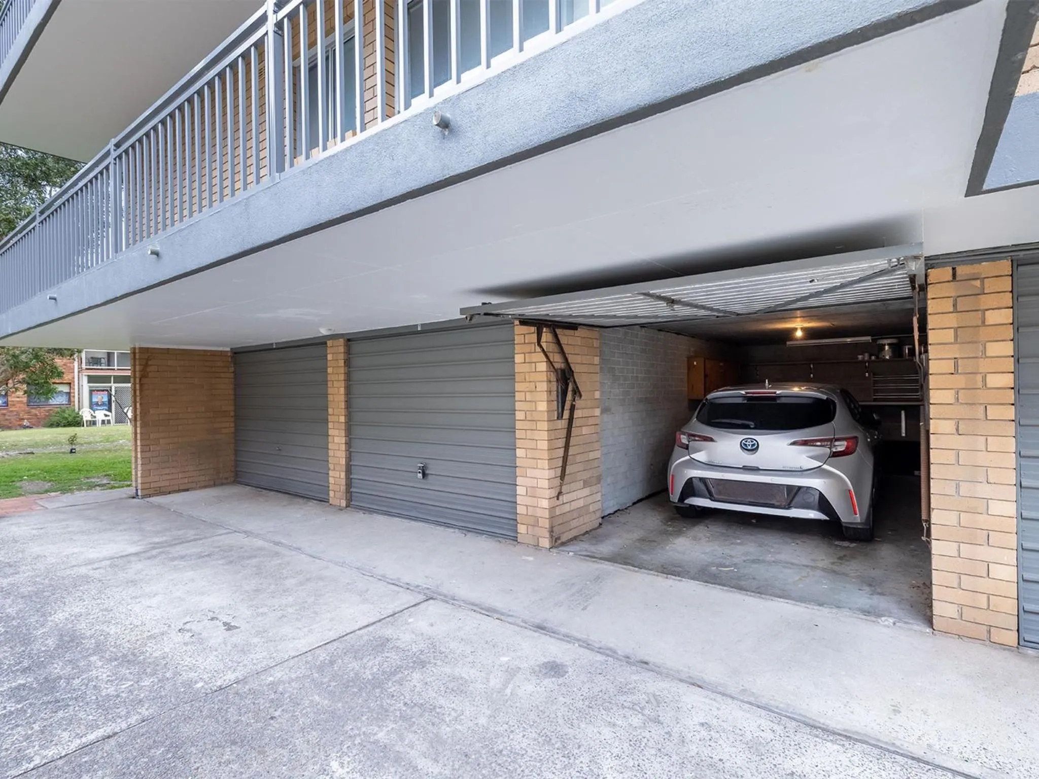 Parking in Veronica Court 2, 4 Weatherly Cl - Between Little Beach & Shoal Bay Beach, WiFi & Aircon
