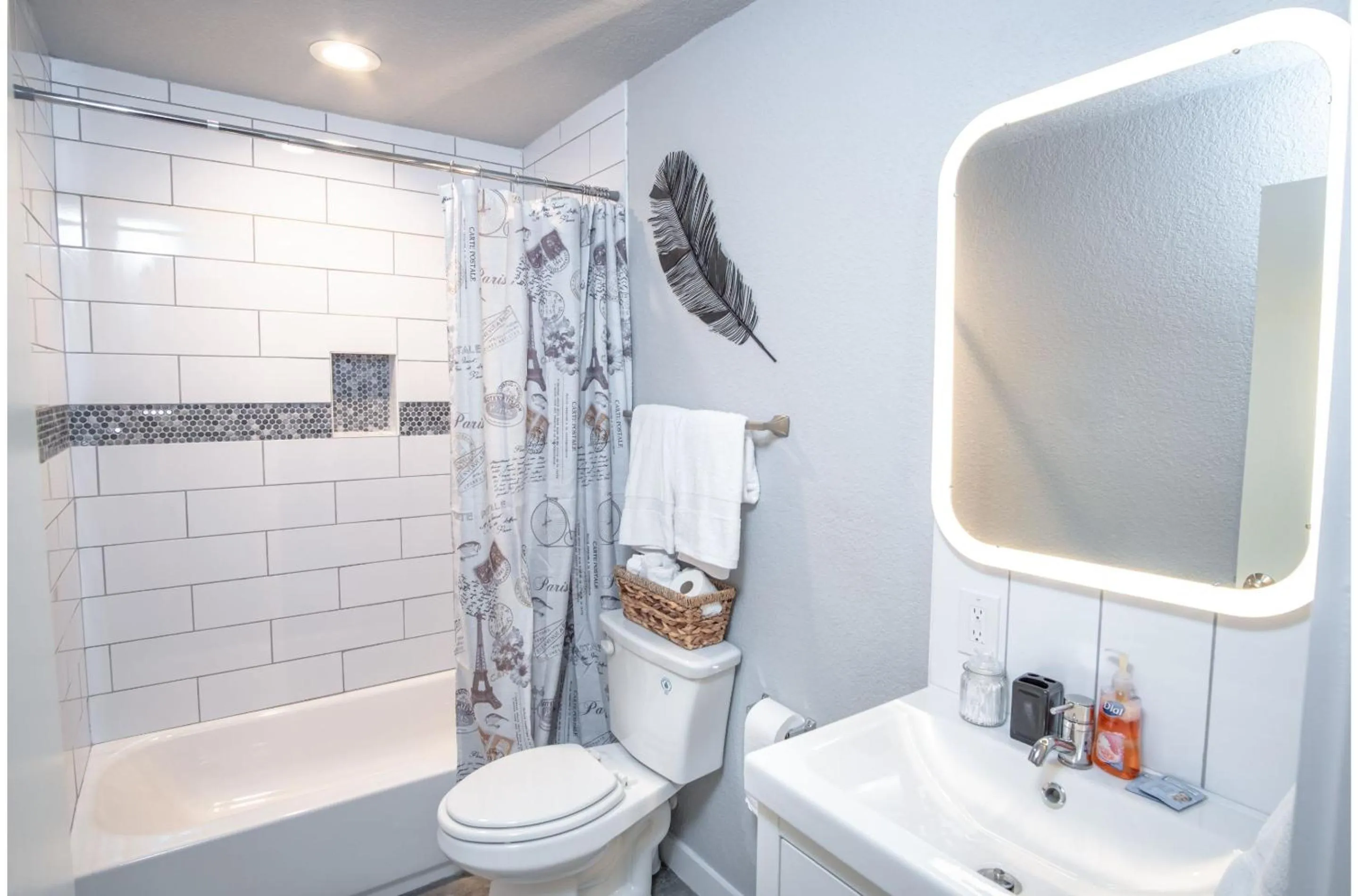 Bathroom in Stylish 4 Br2Ba Renovated Home Near Downtown