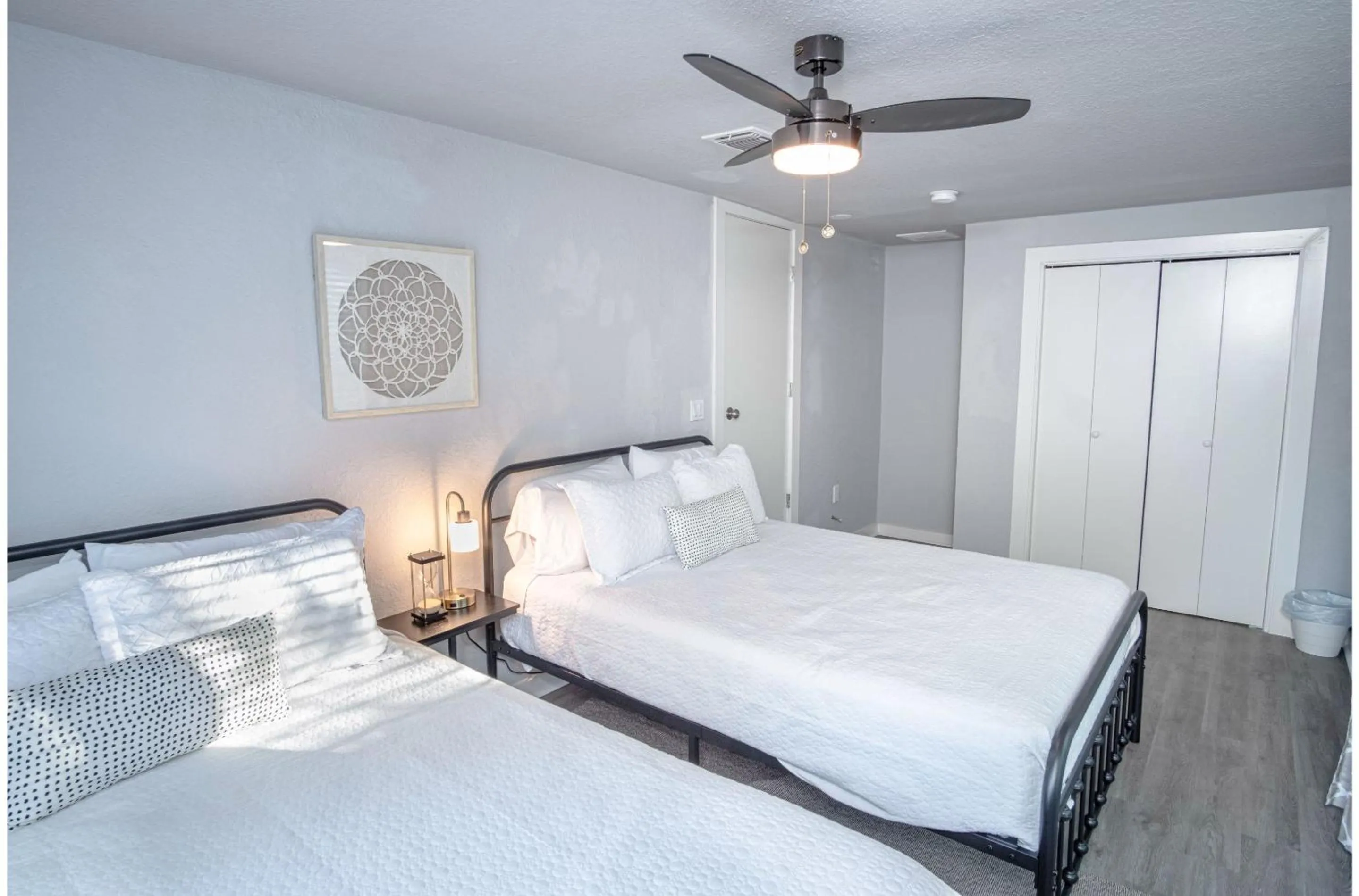 Bed in Stylish 4 Br2Ba Renovated Home Near Downtown