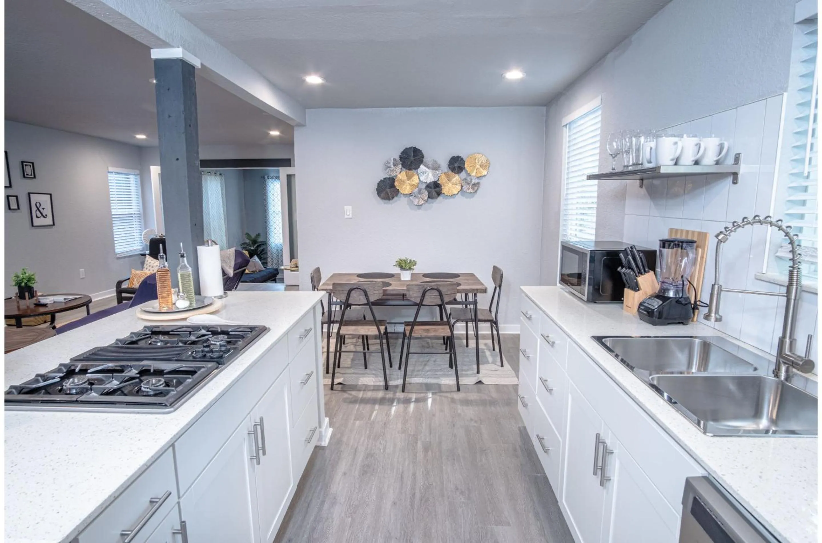 Kitchen or kitchenette in Stylish 4 Br2Ba Renovated Home Near Downtown