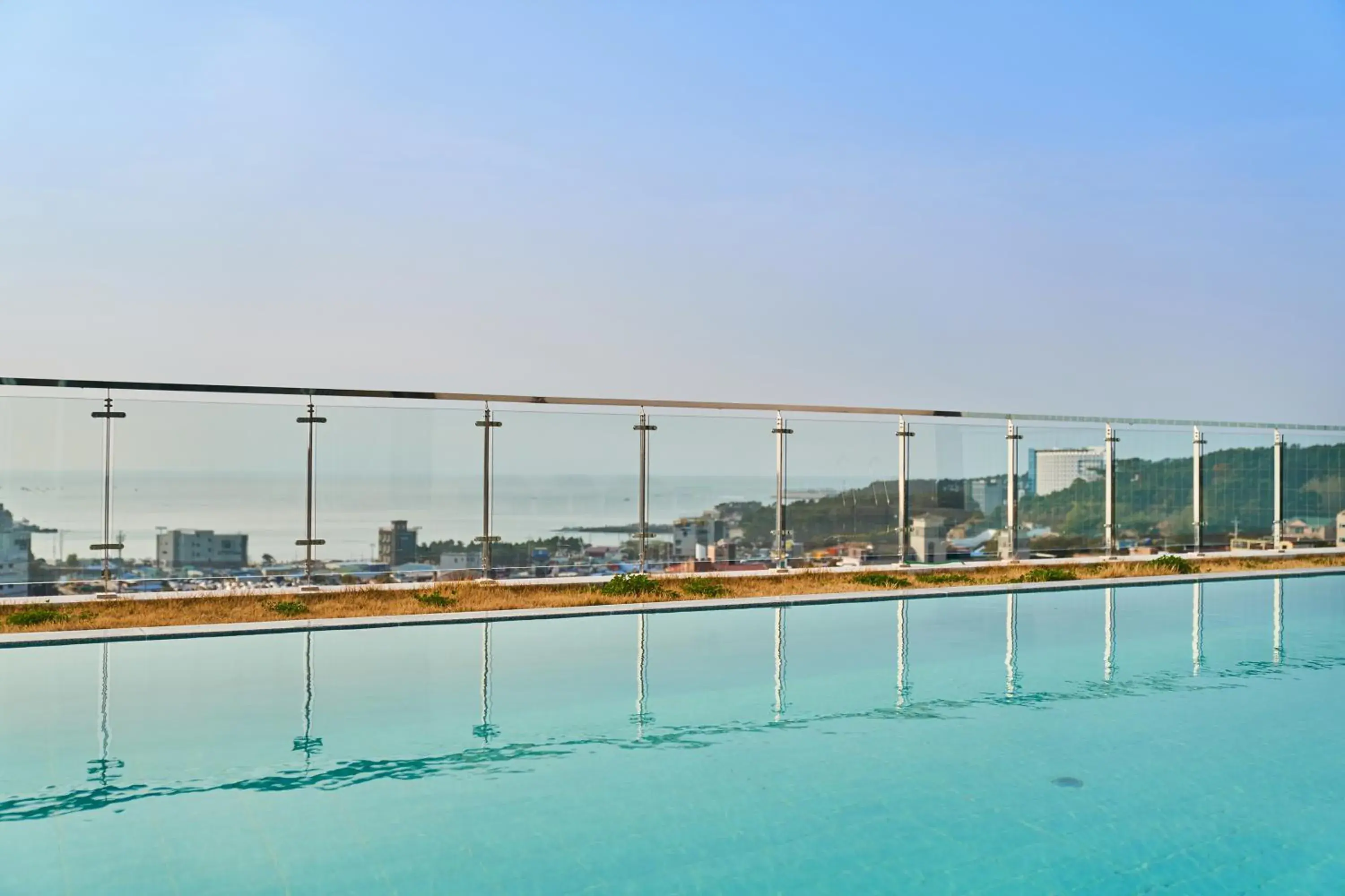 Swimming pool in JN PARK Hotel Swimming pool in JN PARK Hotel