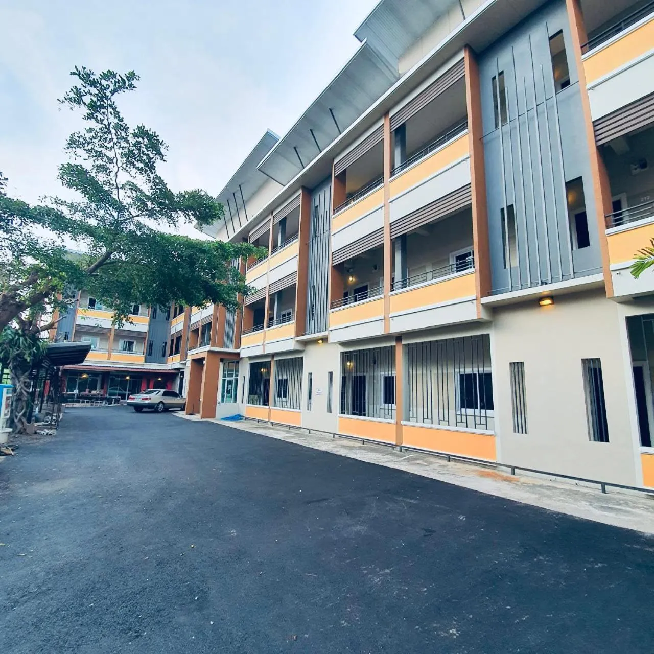 Parking in Preme Apartment @maejo