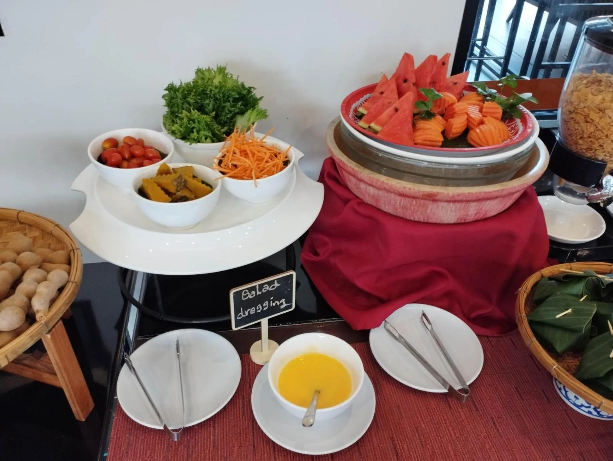 Restaurant/places to eat in Emmaline Hotel Nan