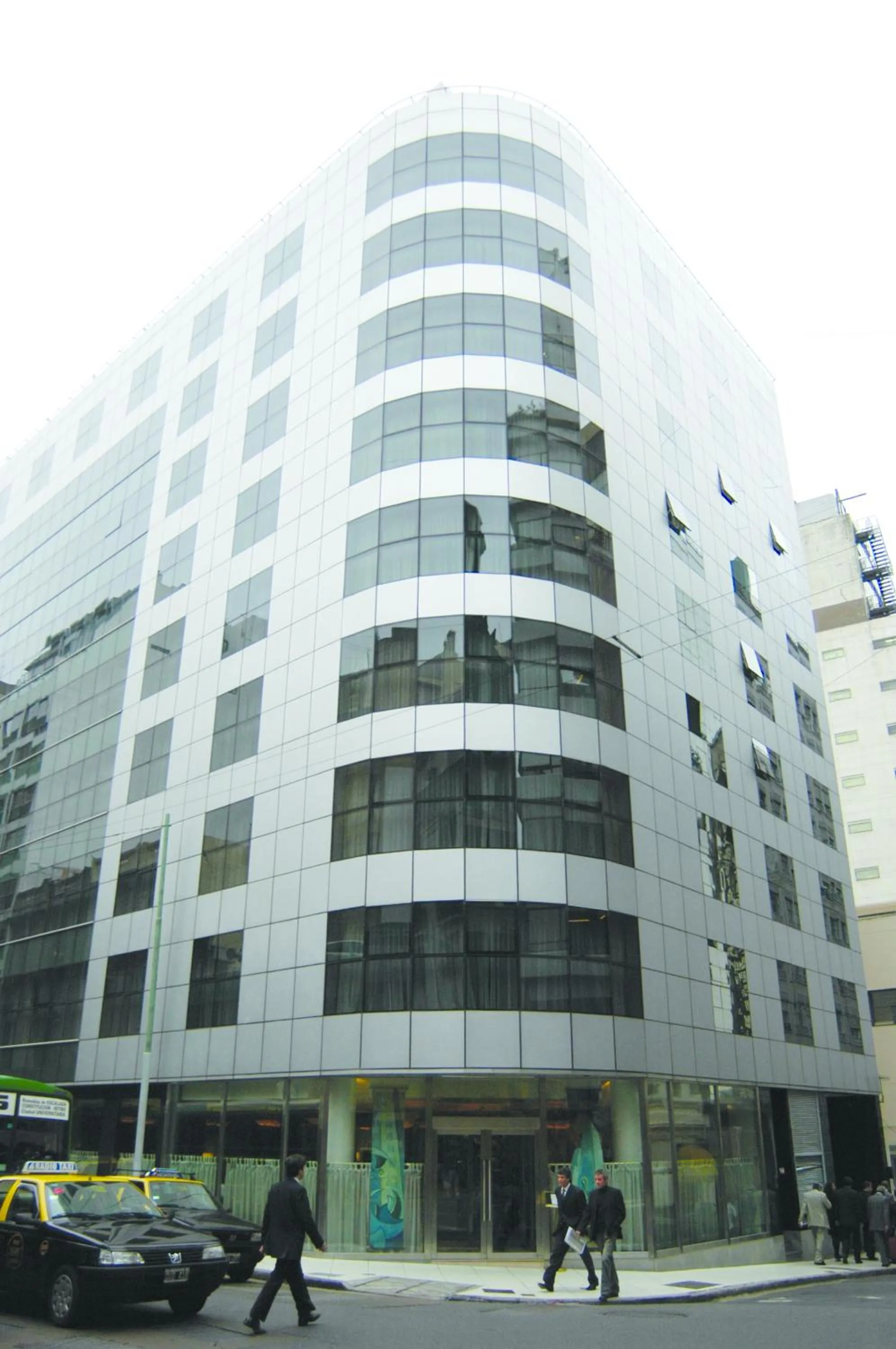 Facade/entrance in Doubletree By Hilton Buenos Aires