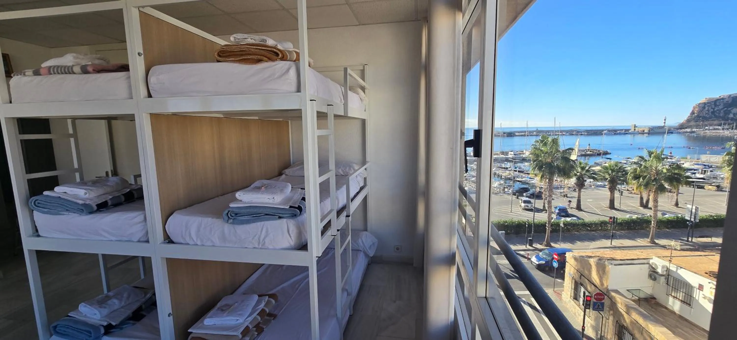 Bed in Albergue Club Náutico de Águilas