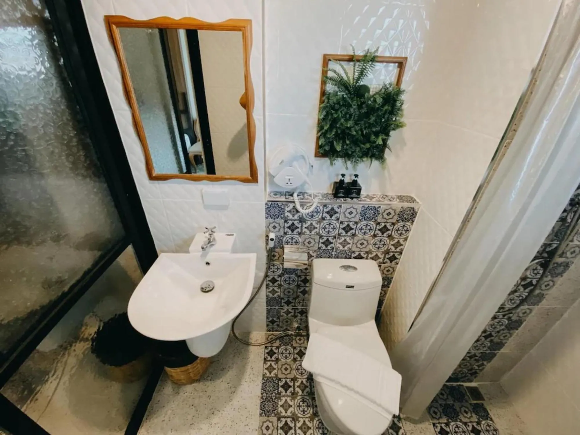 Bathroom in Baan Chao Khun Hotel