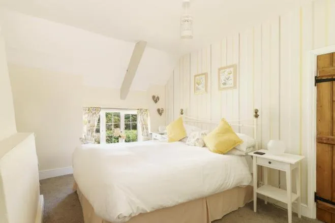 Floor plan, Bed in Windy Ridge Cottage - 5 Bedroom Holiday Home - Oxwich