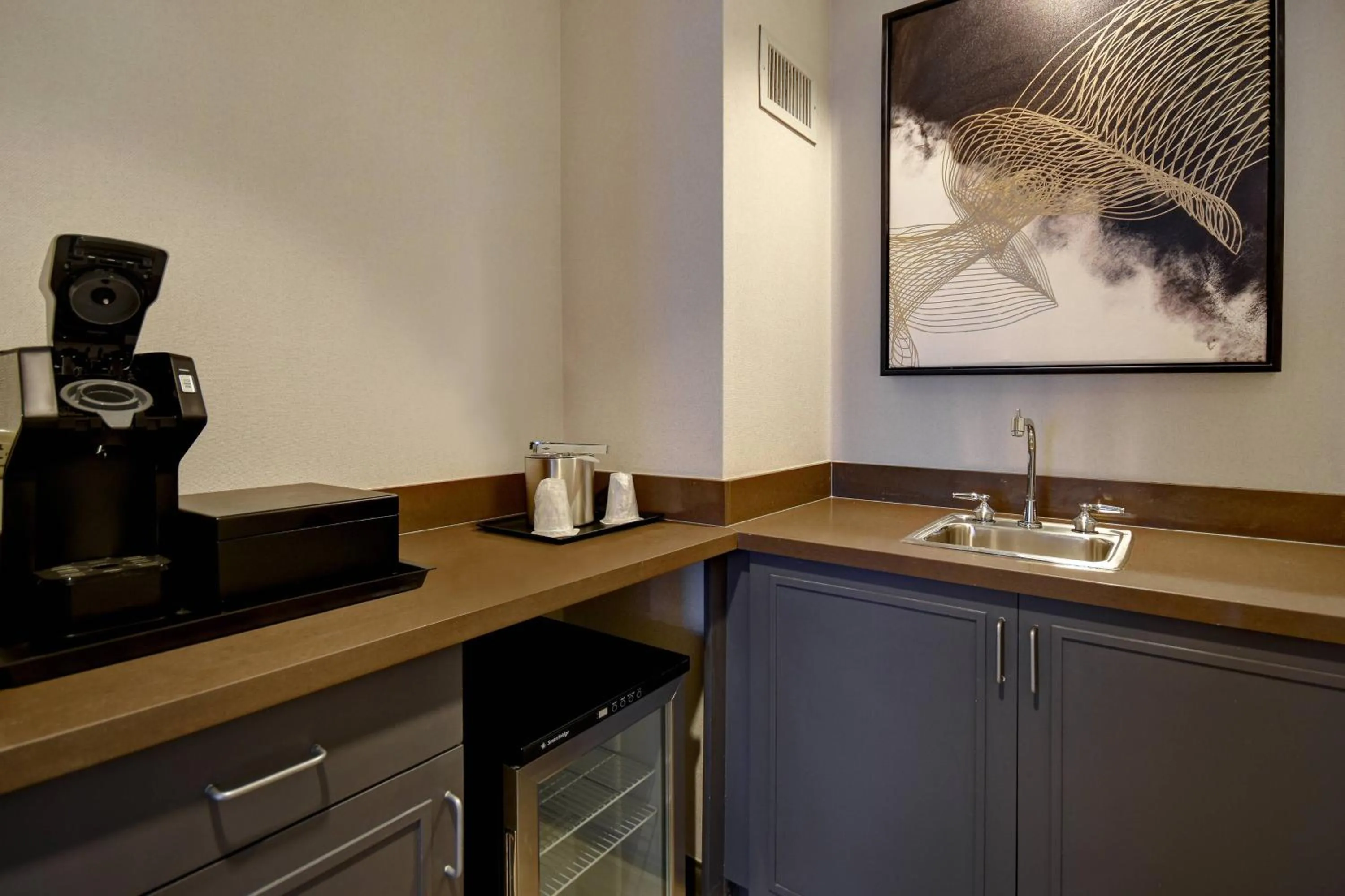 Photo of the whole room in Dallas/Fort Worth Marriott Hotel & Golf Club at Champions Circle