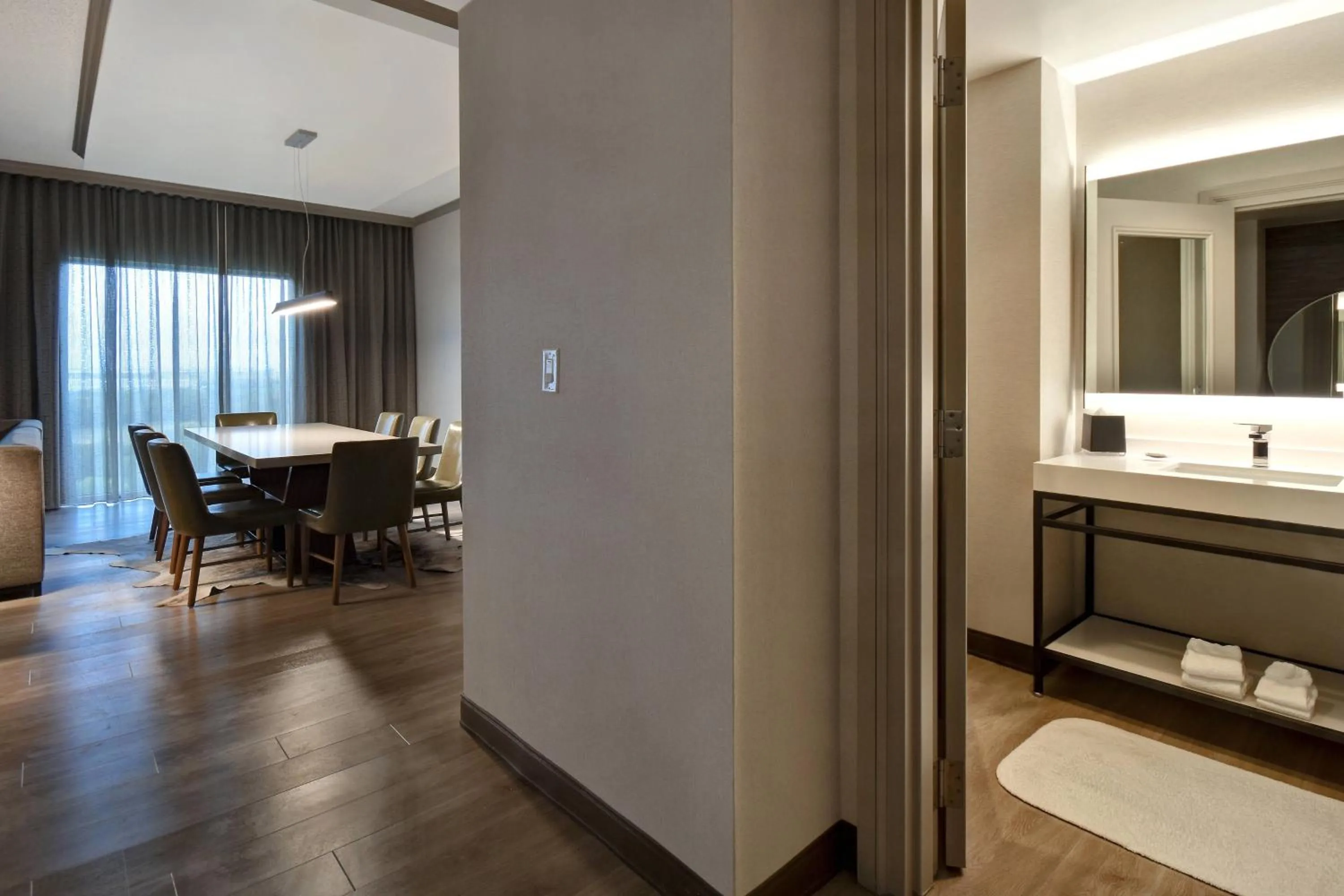 Bathroom in Dallas/Fort Worth Marriott Hotel & Golf Club at Champions Circle