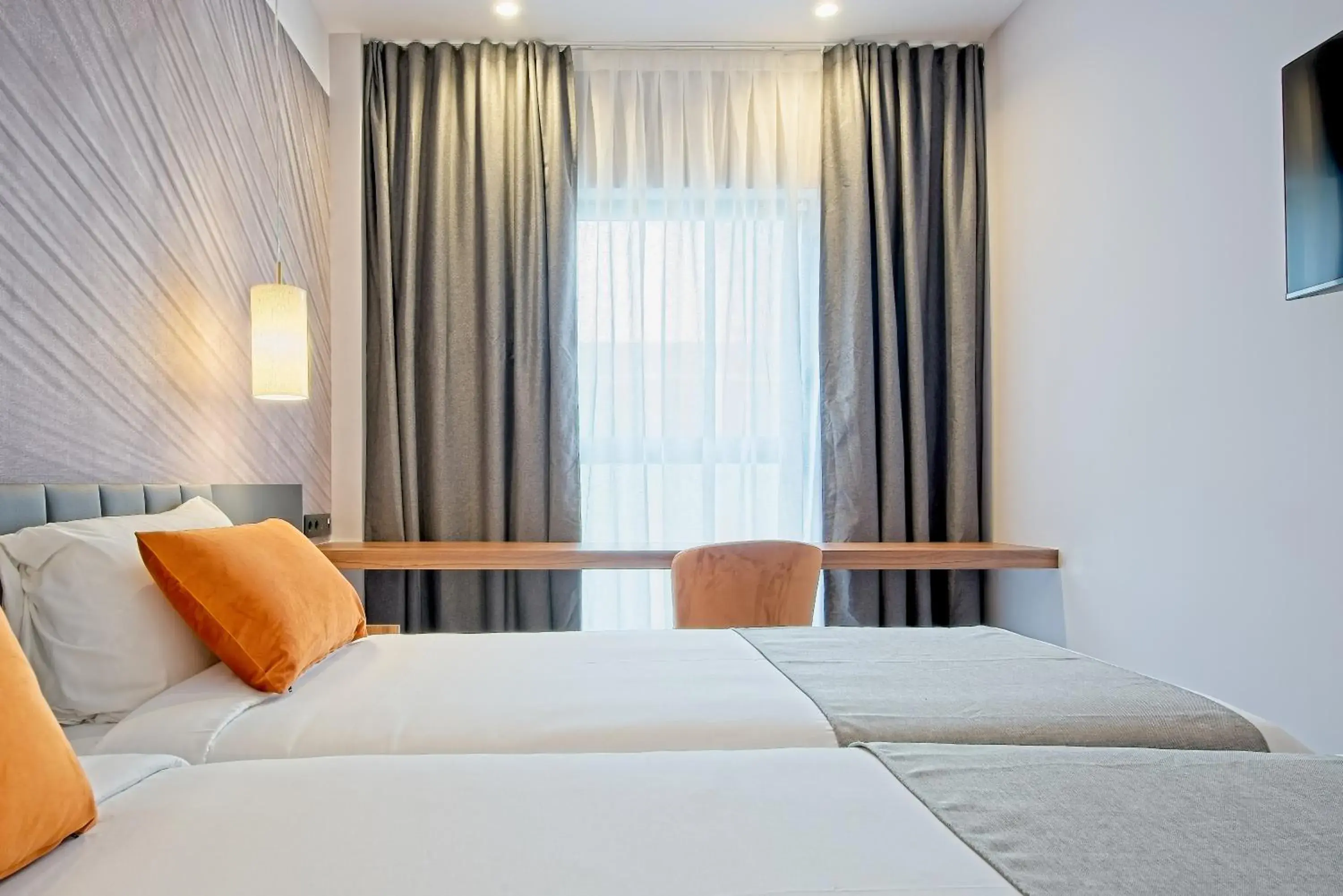 Photo of the whole room, Bed in DWO Yuste Alcalá Photo of the whole room, Bed in DWO Yuste Alcalá