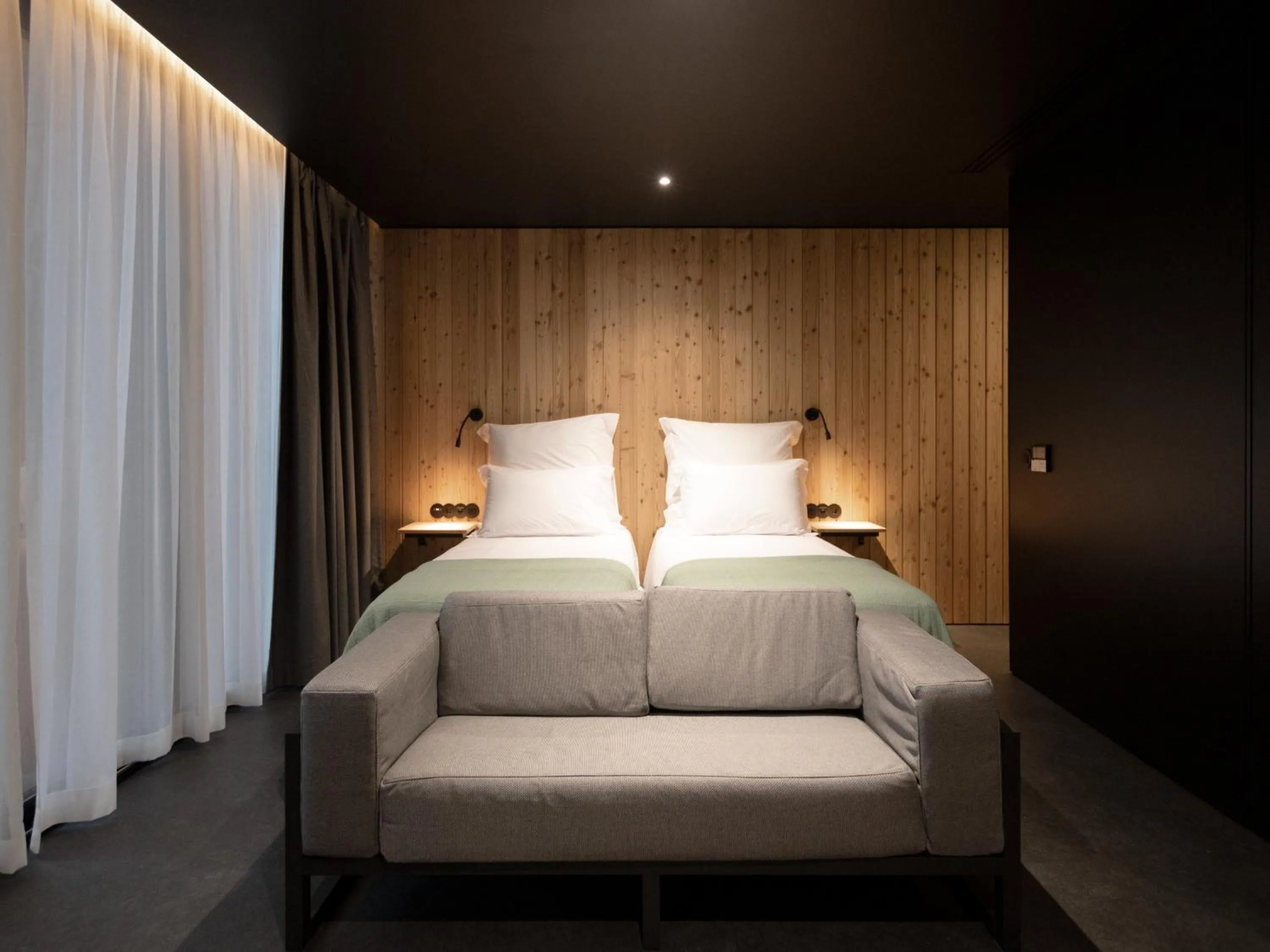 Bed in Landescape Furnas
