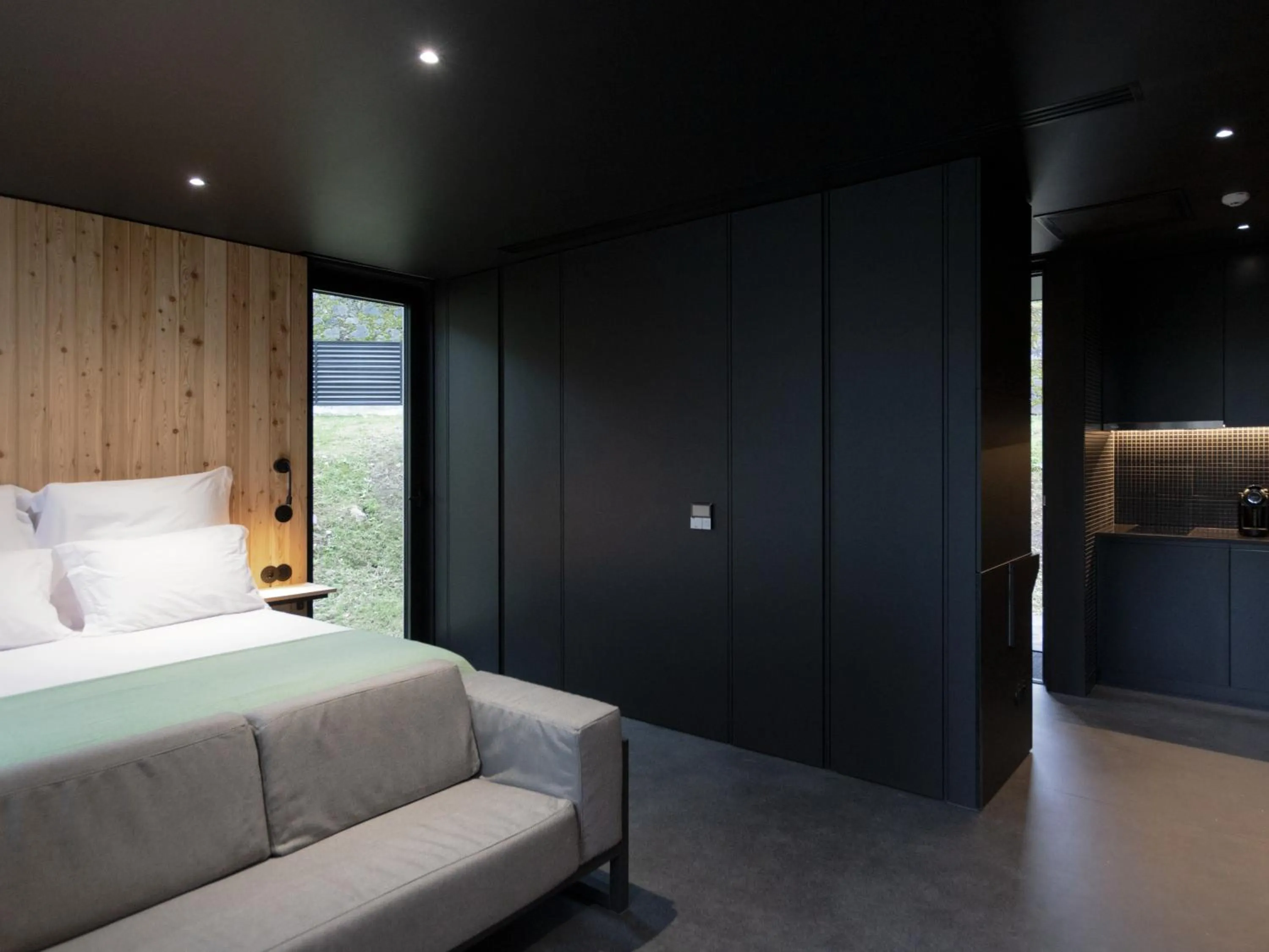 Bed in Landescape Furnas