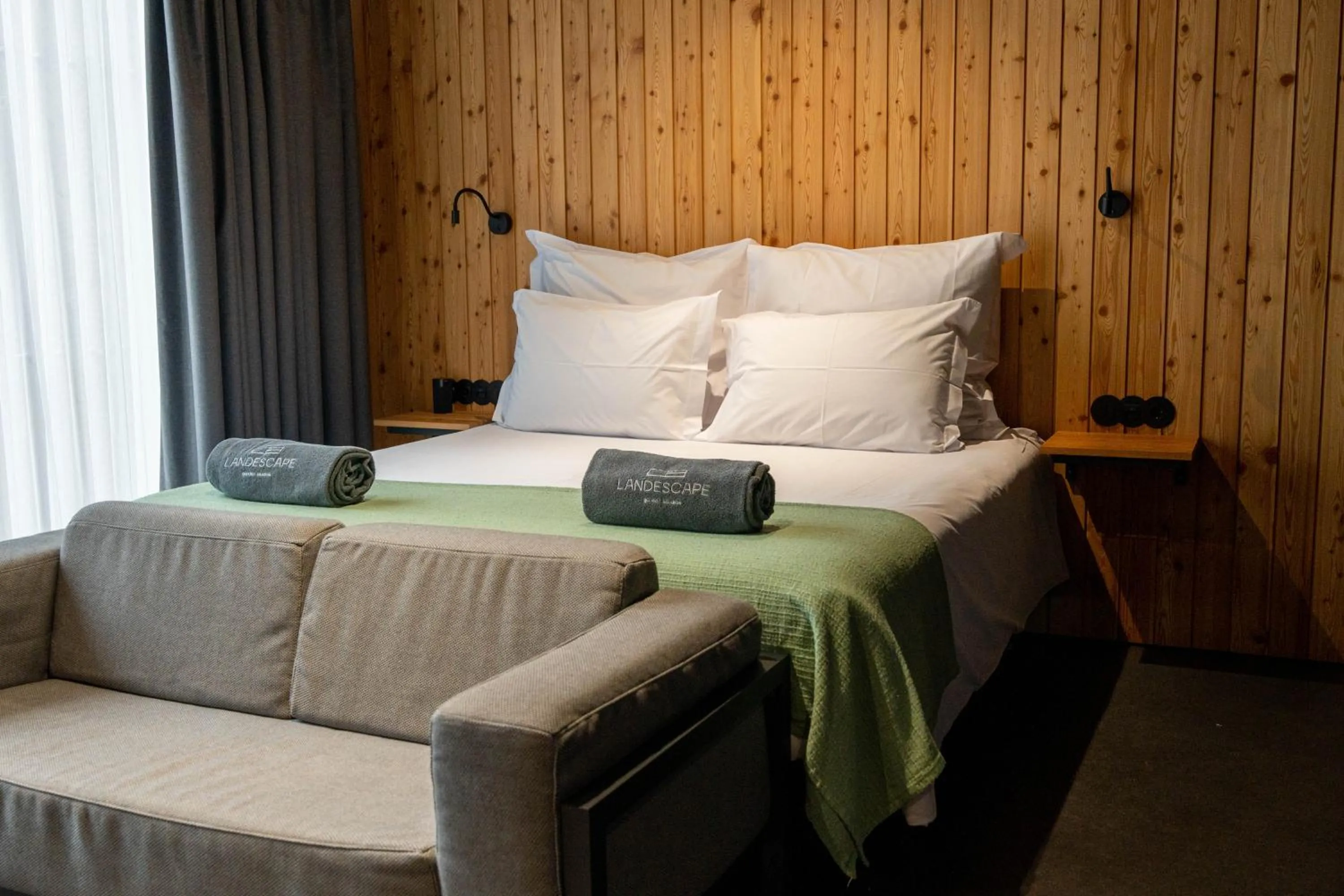 Bedroom, Bed in Landescape Furnas