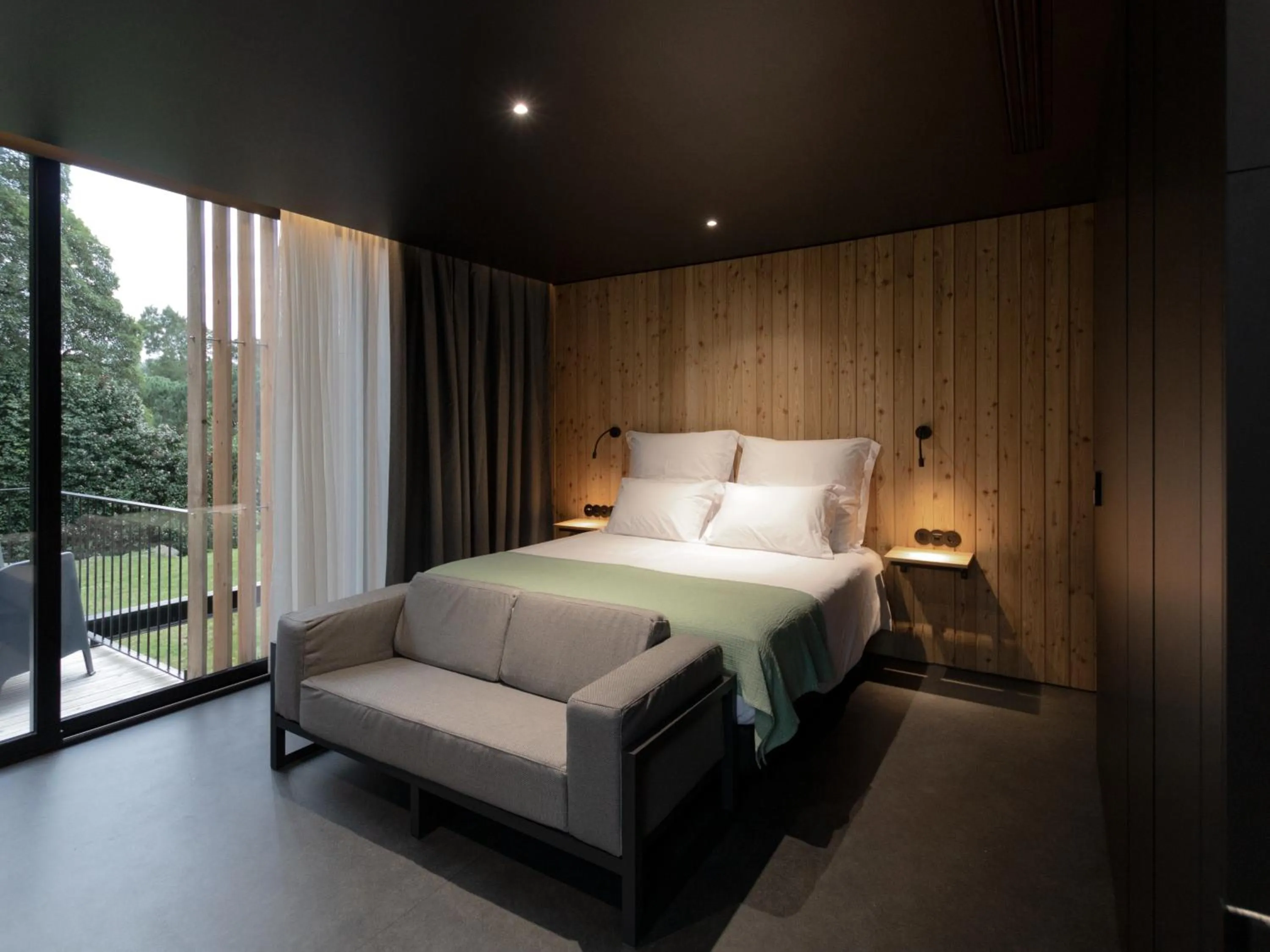 Bed in Landescape Furnas
