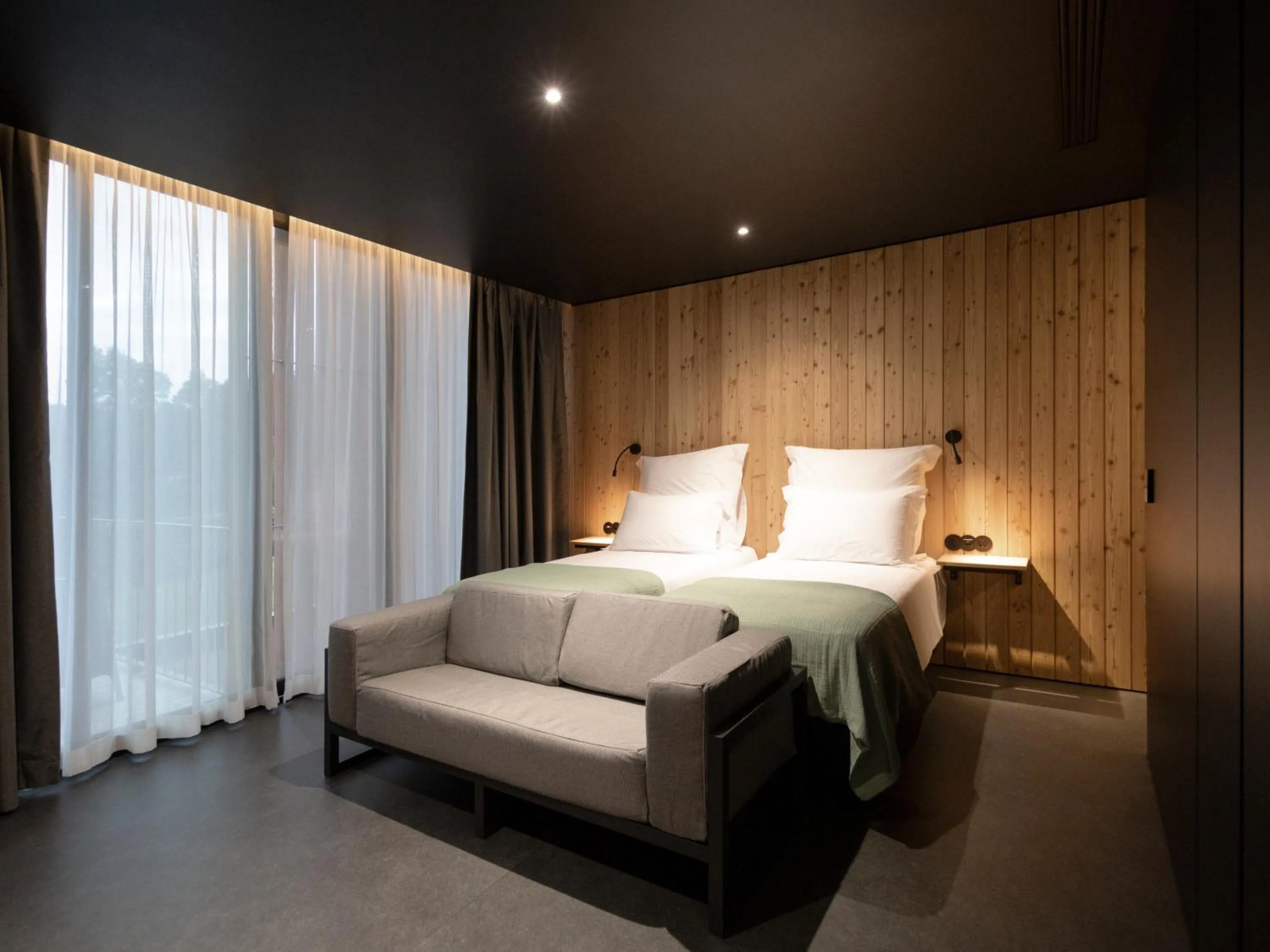 Bed in Landescape Furnas