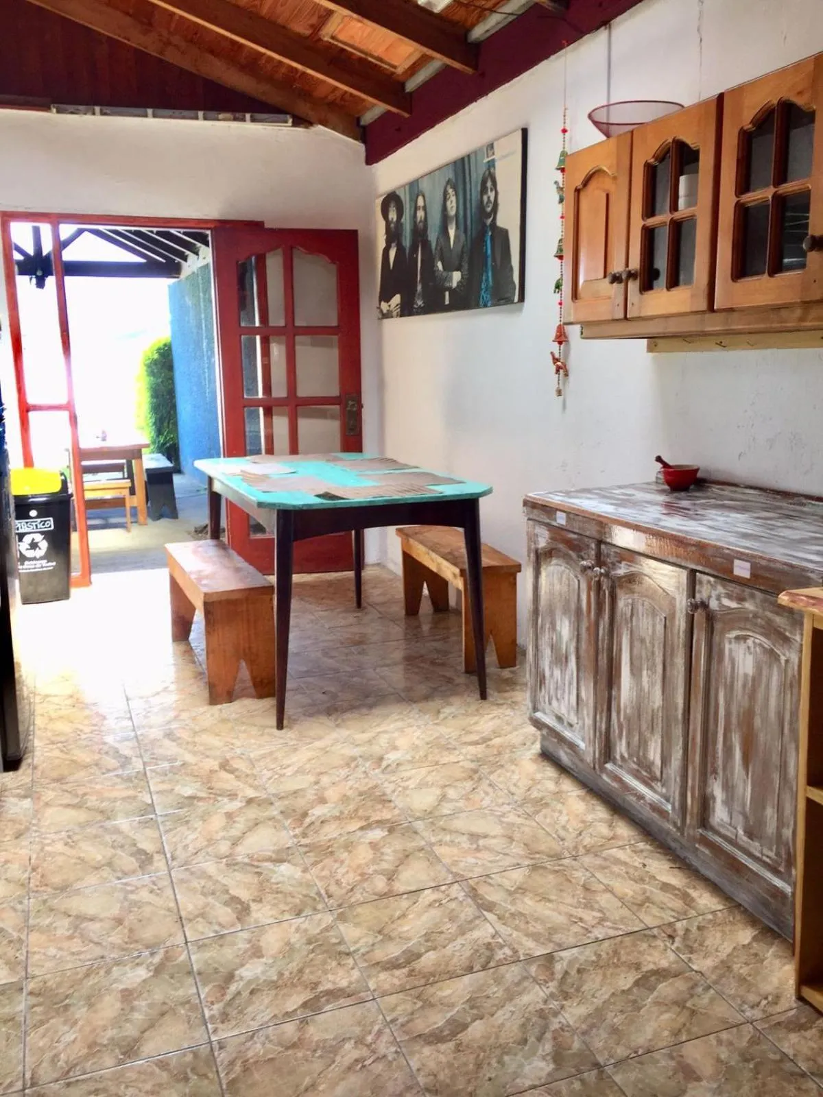 Kitchen or kitchenette in Hostel Raíz