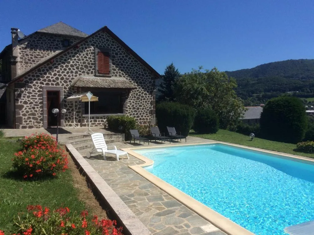 Swimming pool in La Grange de Lily
