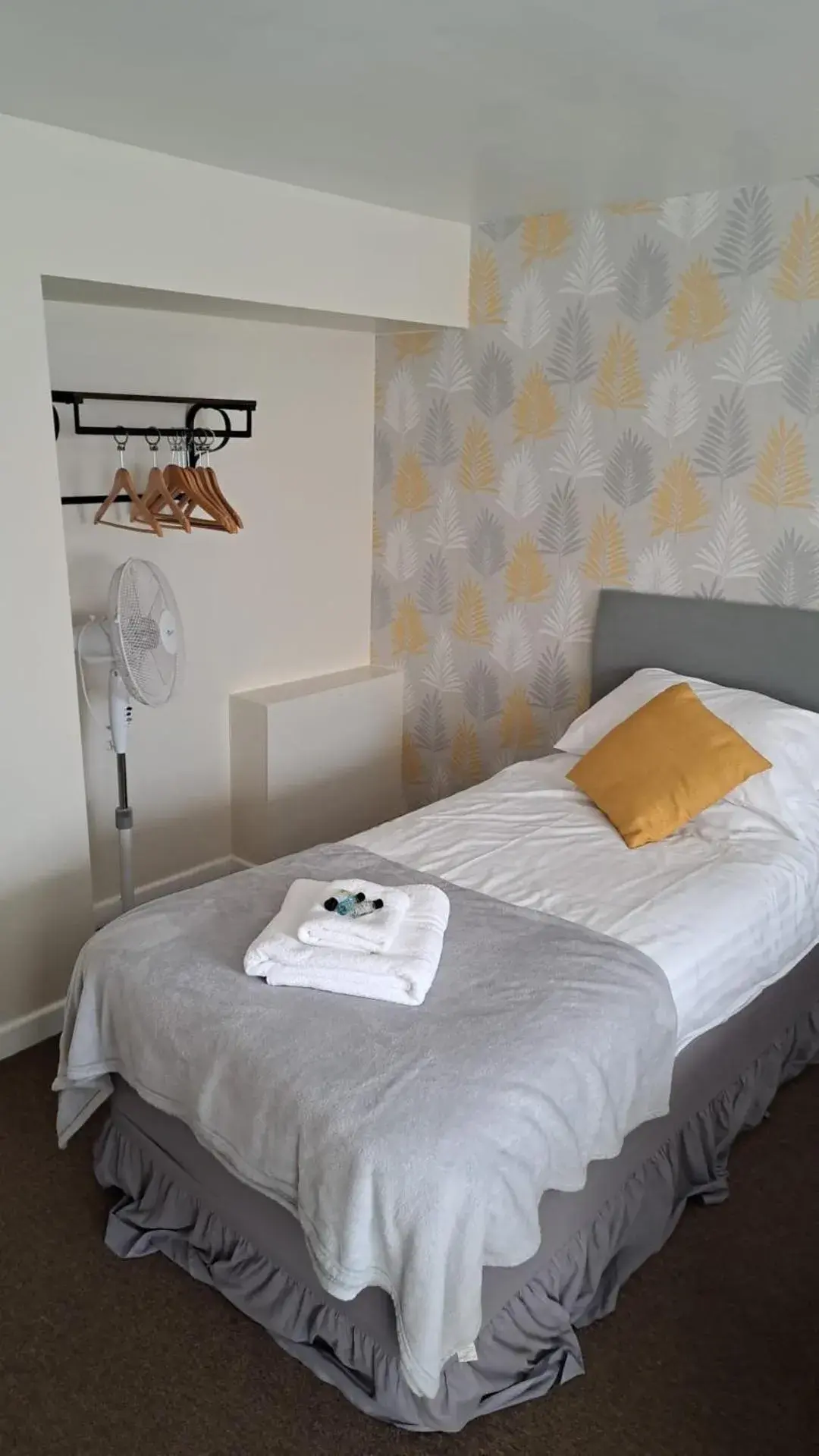 Standard Twin Room in The Queen Victoria Standard Twin Room in The Queen Victoria