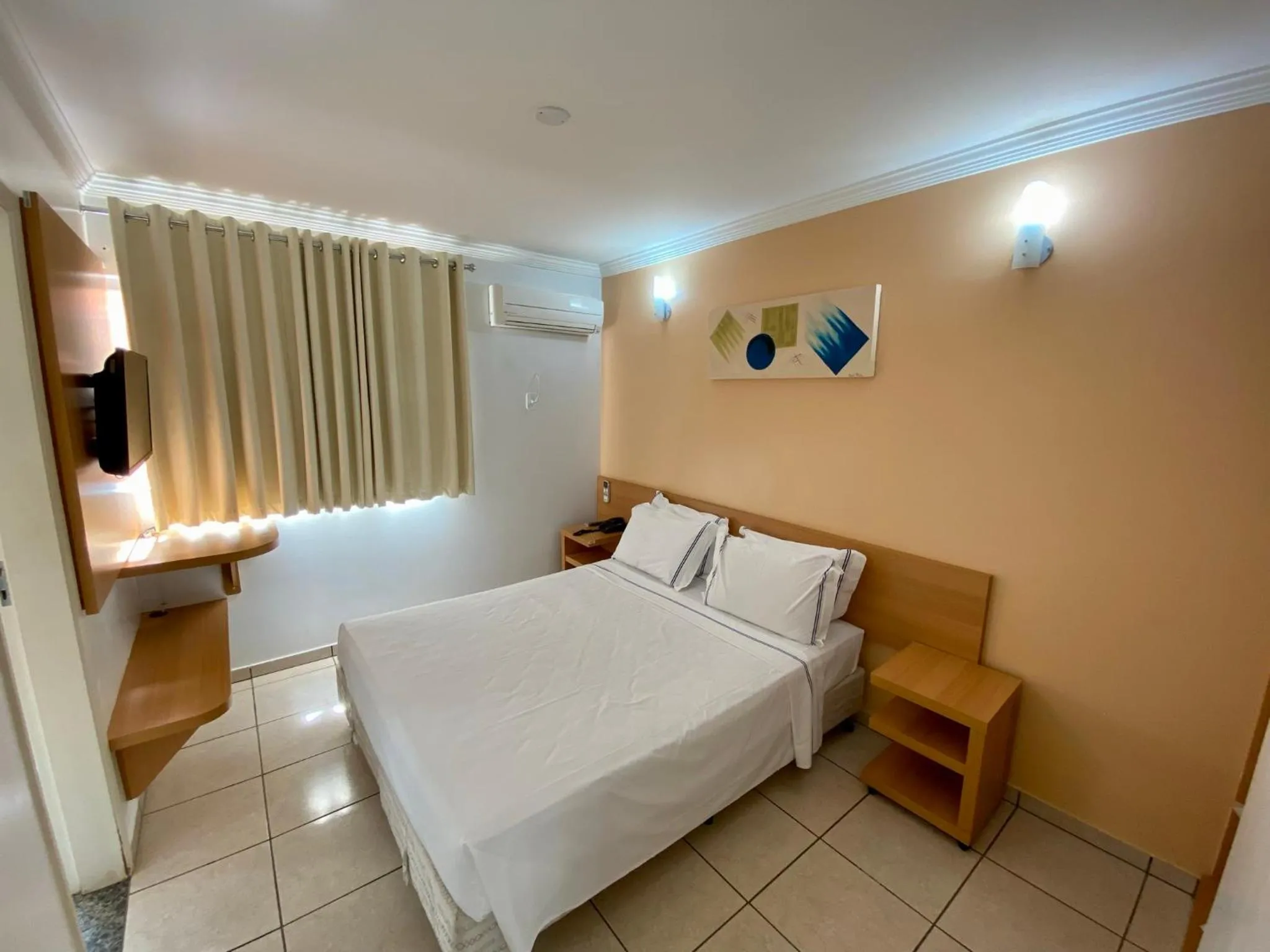 Bed in DiRoma Fiori Hotel