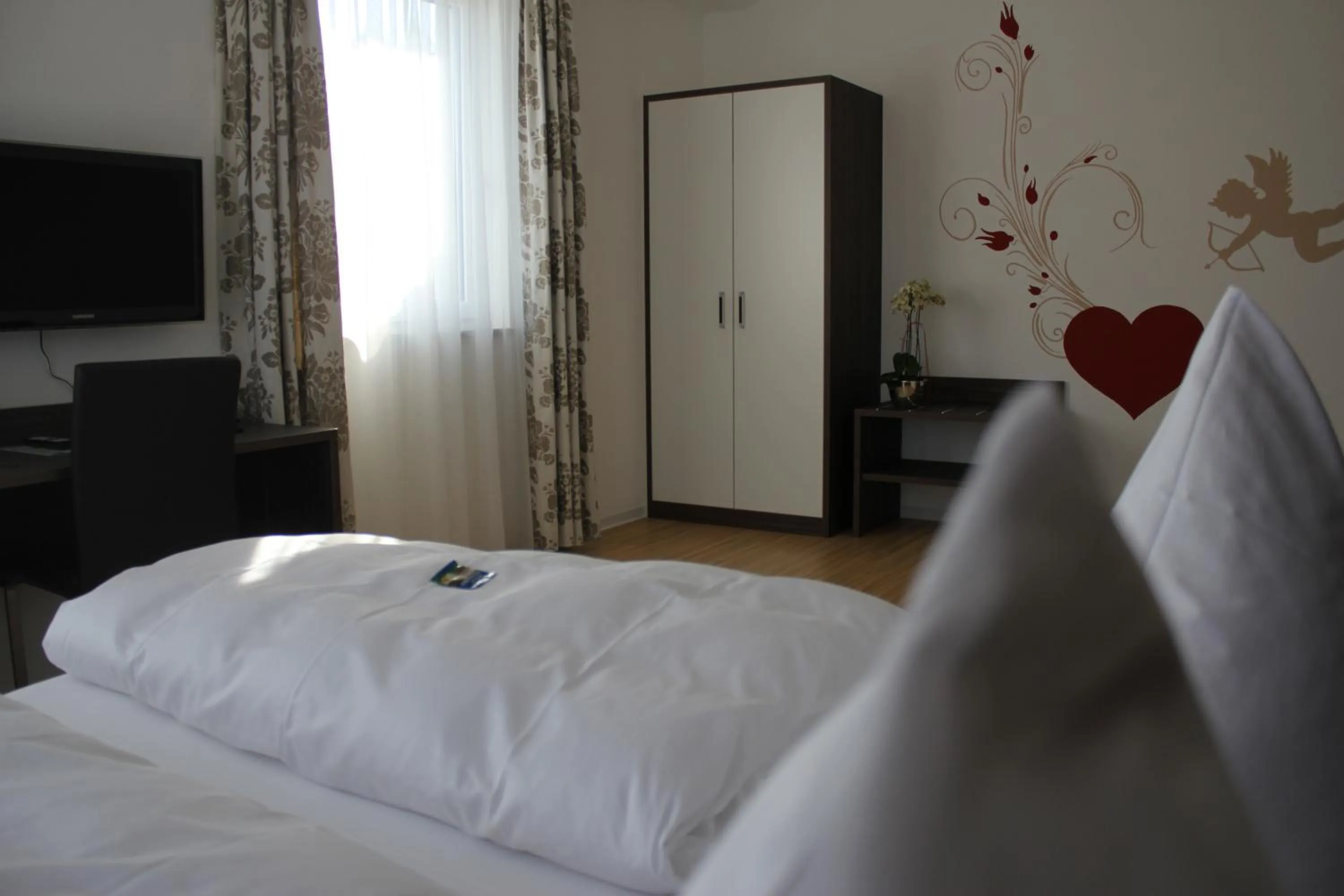 Photo of the whole room, Bed in Das Quartier