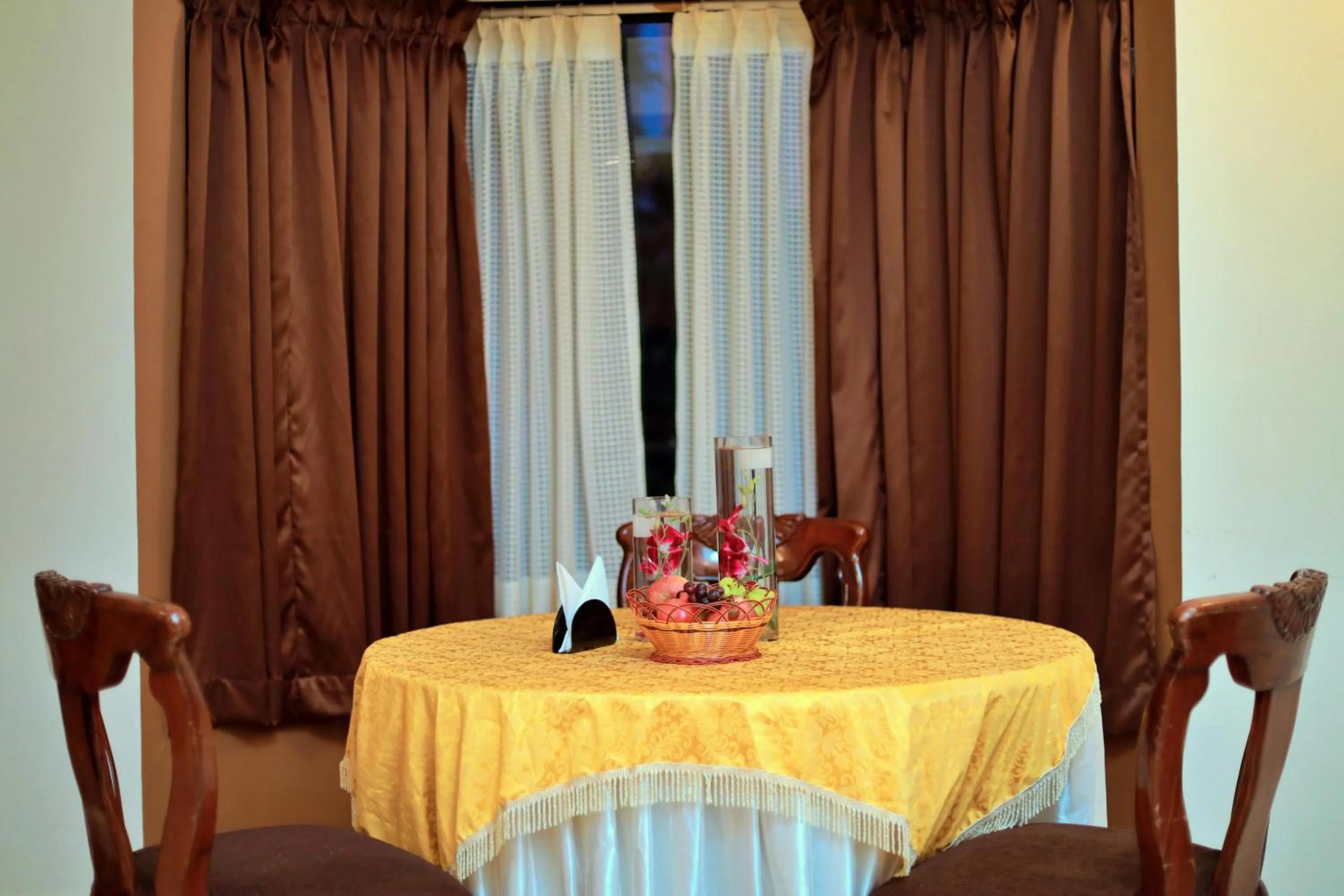 Food and drinks in Hotel Edassery Mansion