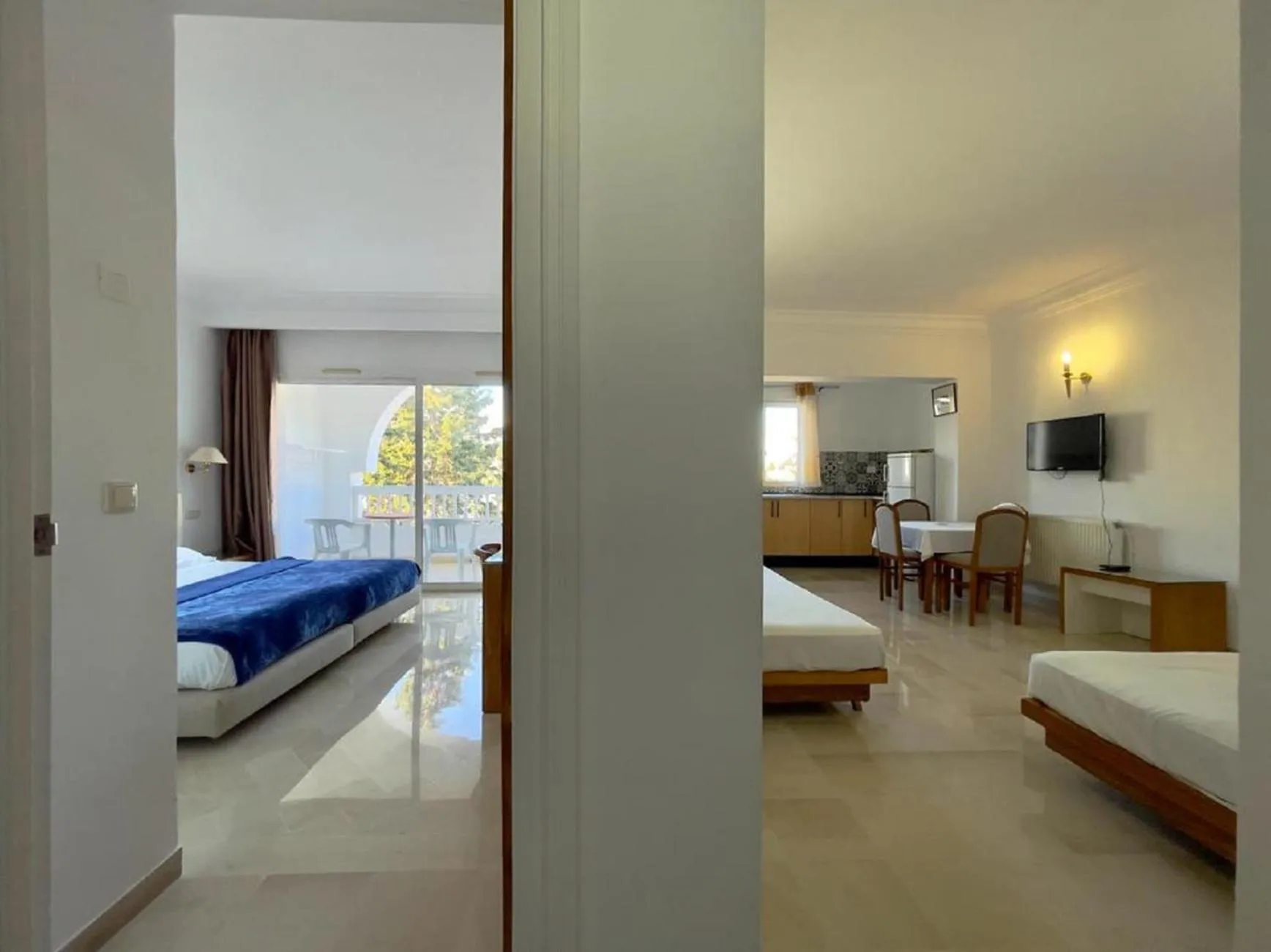 Photo of the whole room, Bed in Residence Royal - Deluxe