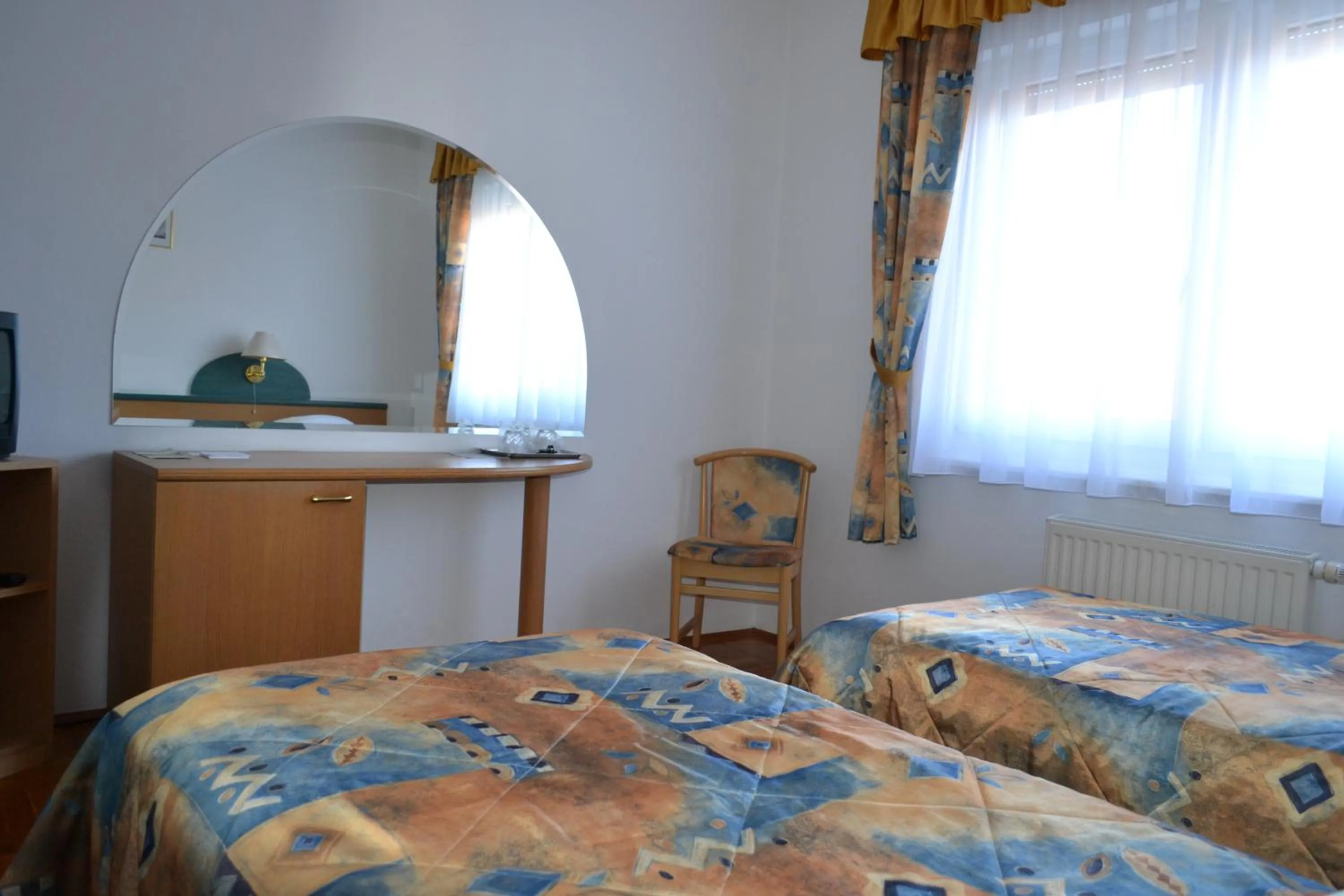 Bedroom, Bed in Leier Business Hotel