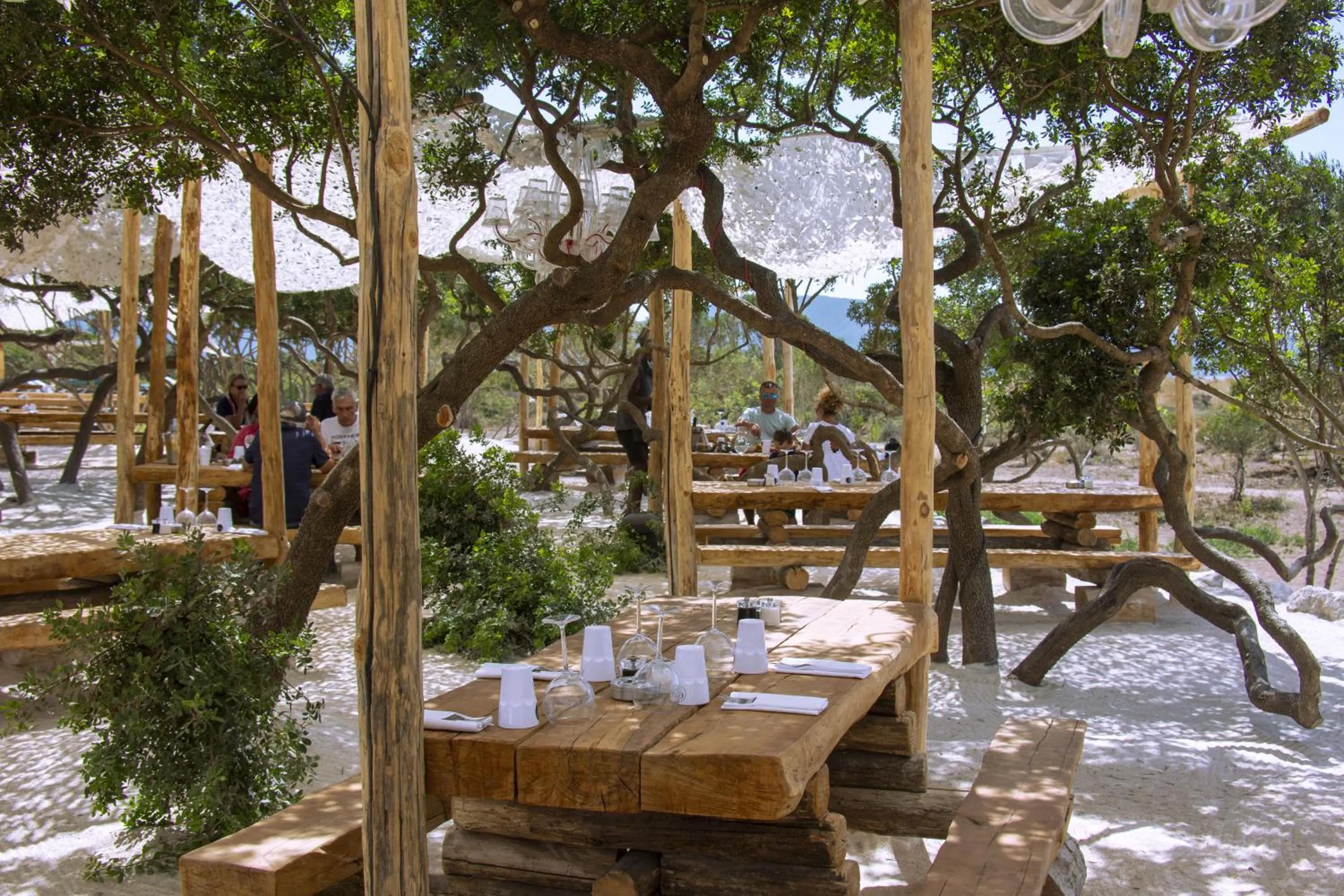 Restaurant/places to eat in Le Golfe