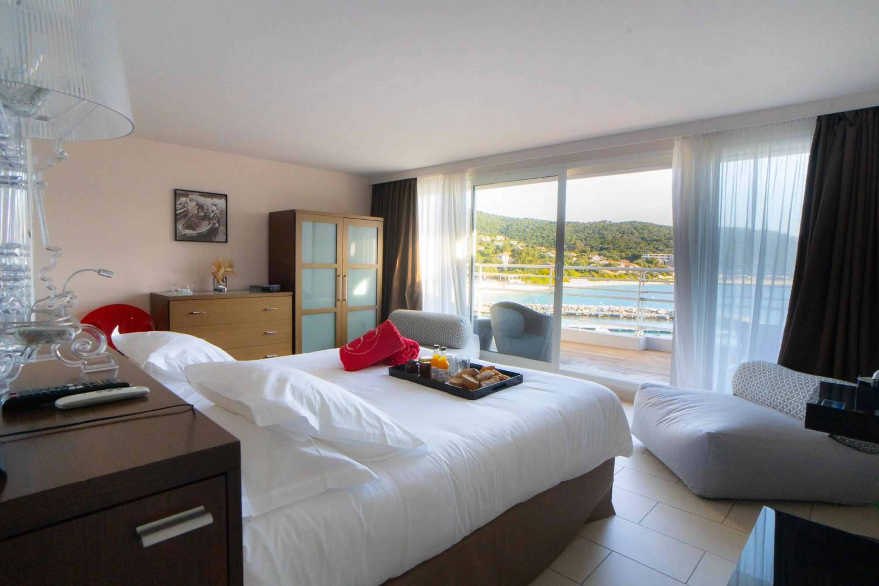 Bedroom, Bed in Le Golfe
