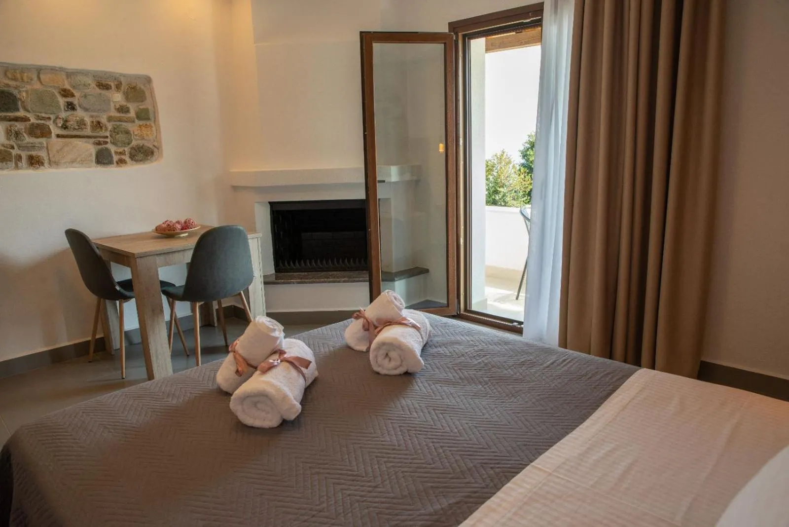 Bed in Aelia Mount Suites