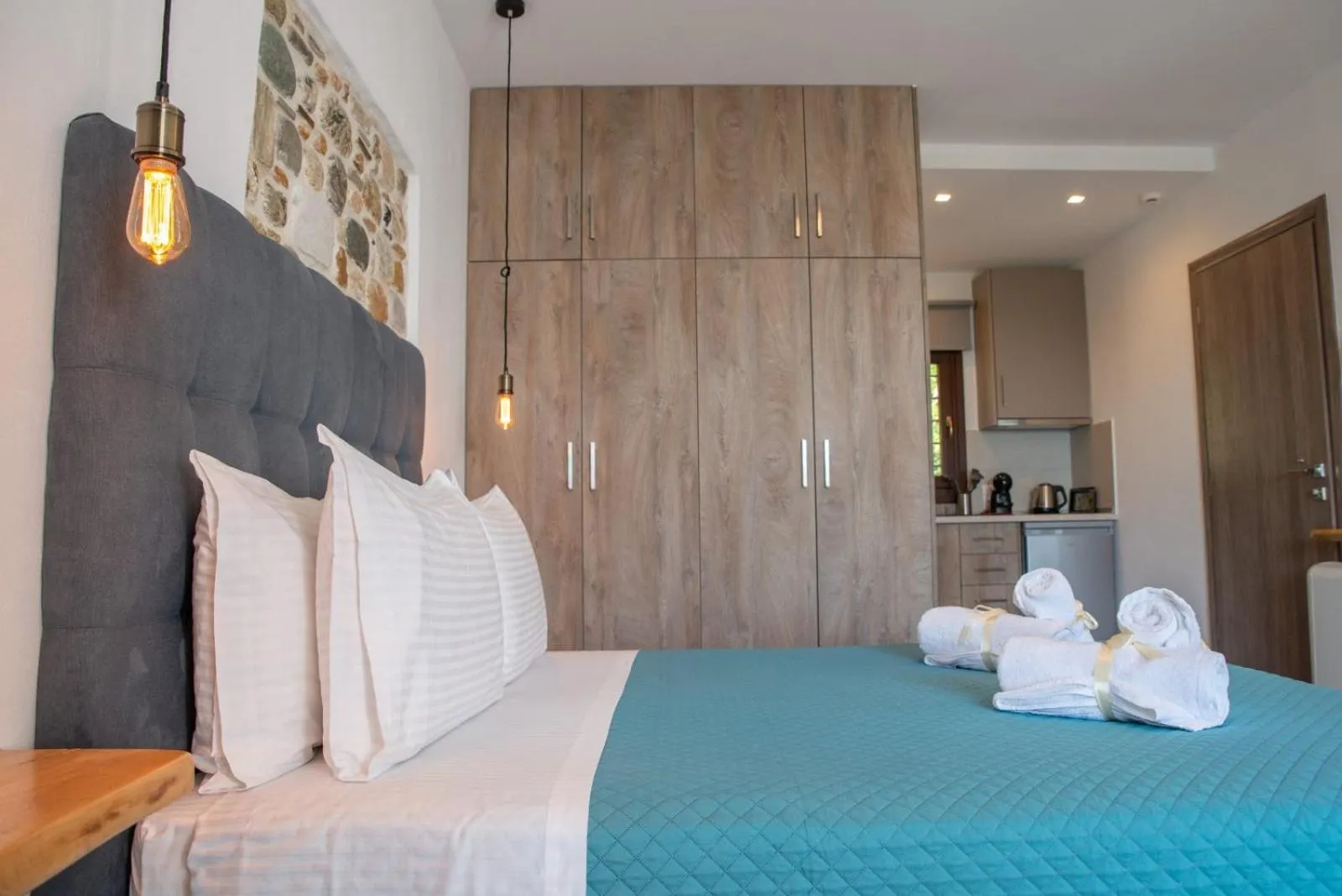 Bed in Aelia Mount Suites