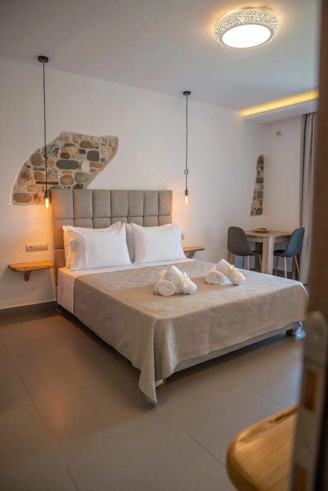 Bed in Aelia Mount Suites