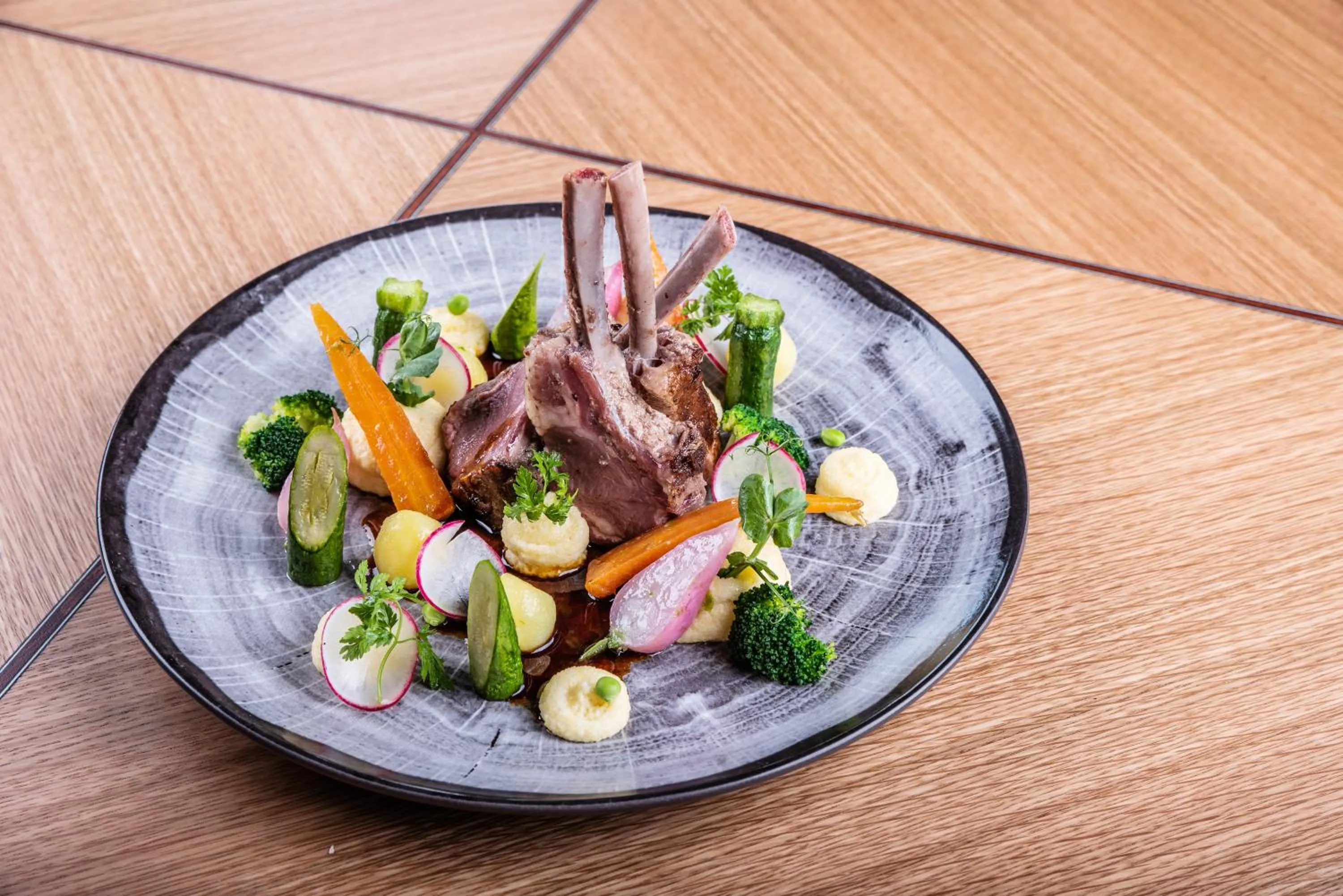 Restaurant & Design Hotel Noem Arch