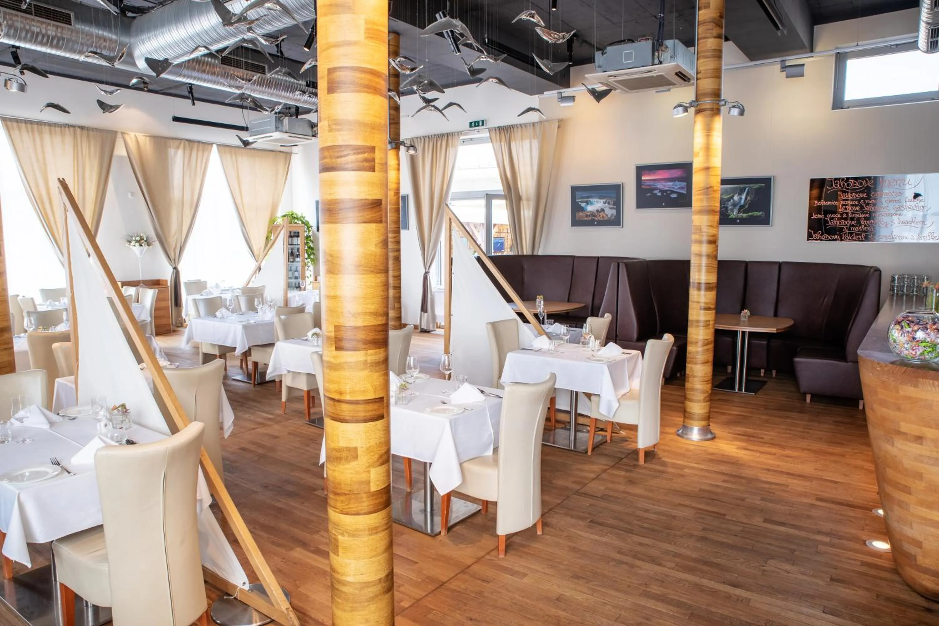 Restaurant & Design Hotel Noem Arch