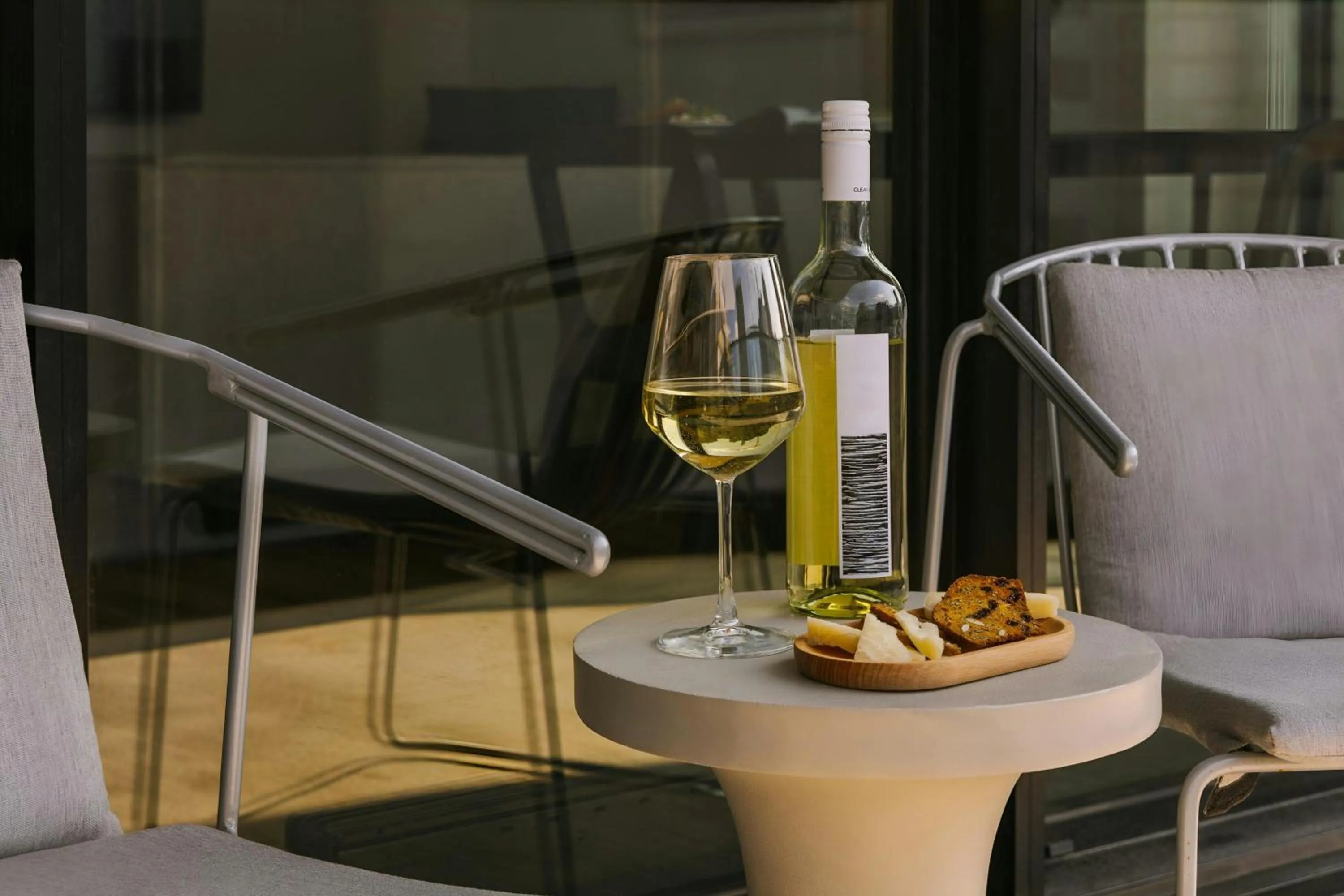 Photo of the whole room in Sonder by Marriott Bonvoy Maisonneuve Apartments Downtown