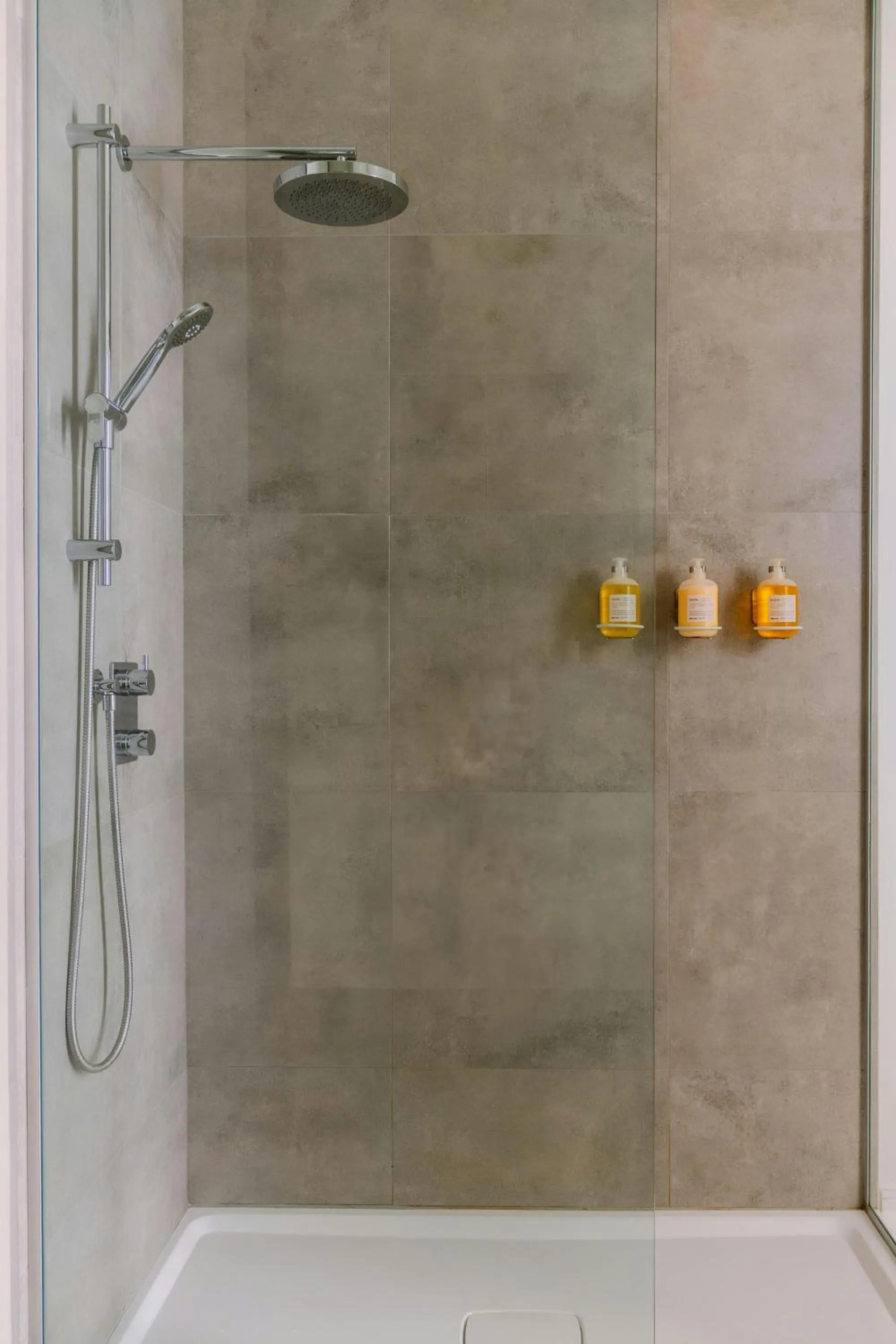 Bathroom in Sonder by Marriott Bonvoy Maisonneuve Apartments Downtown