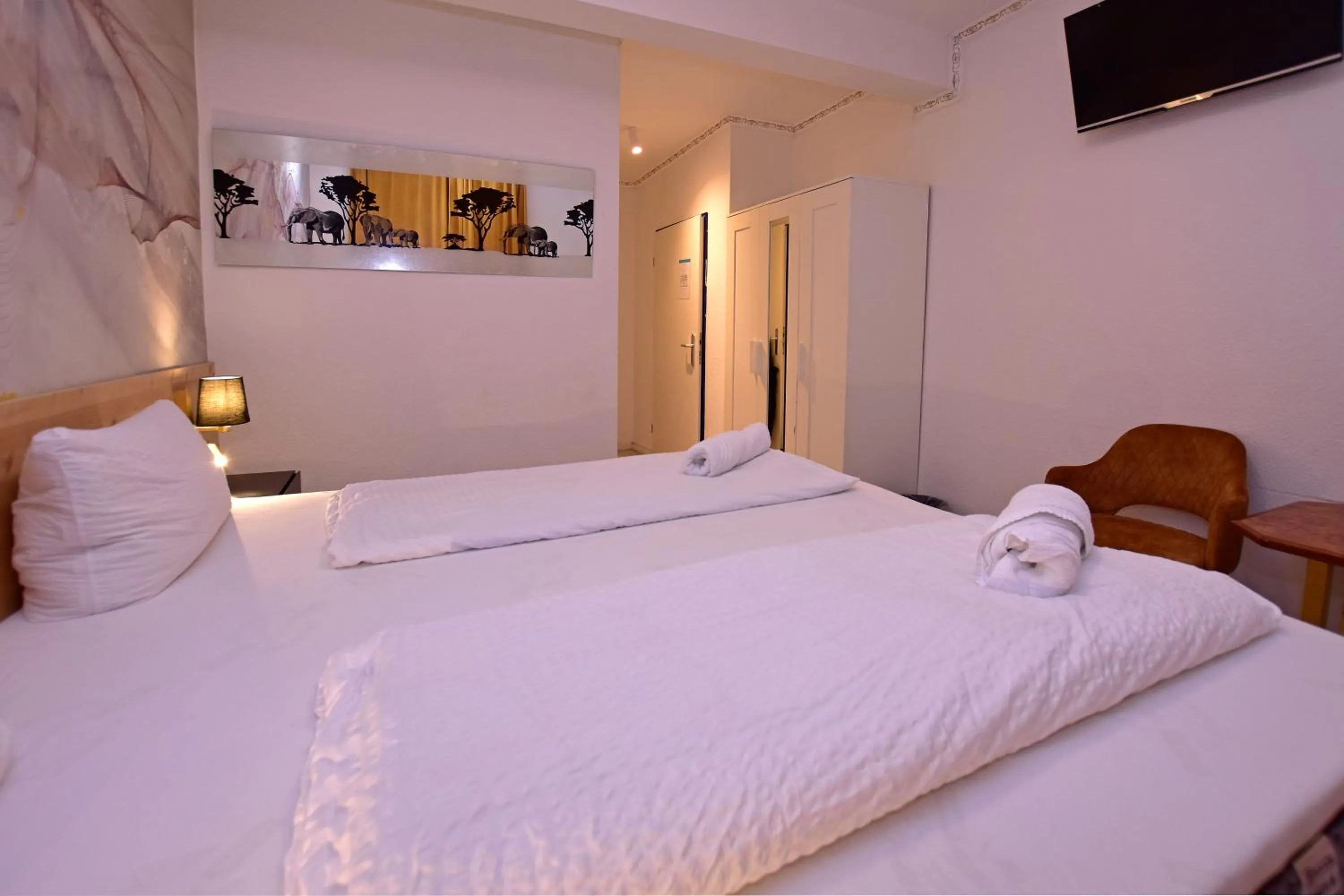 Photo of the whole room, Bed in Ambiente by Next Inn