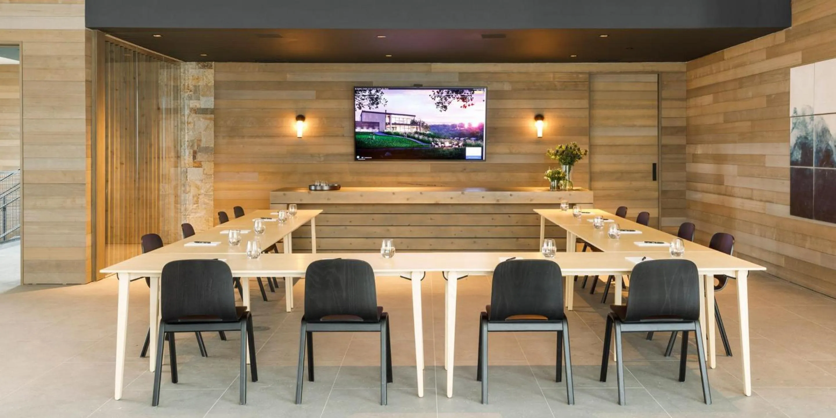 Meeting/conference room in AutoCamp Catskills