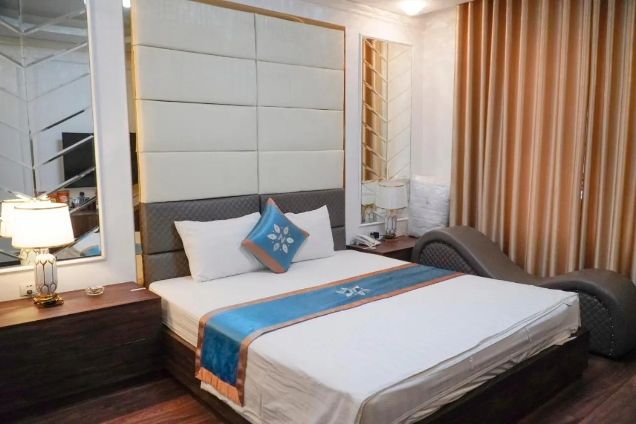 Bed in Bao Ngoc Hotel Linh Dam